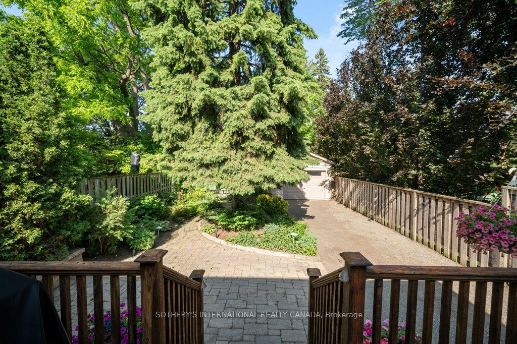 Photo 34 of 147 Bessborough Drive, Toronto, Leaside — HOMEH