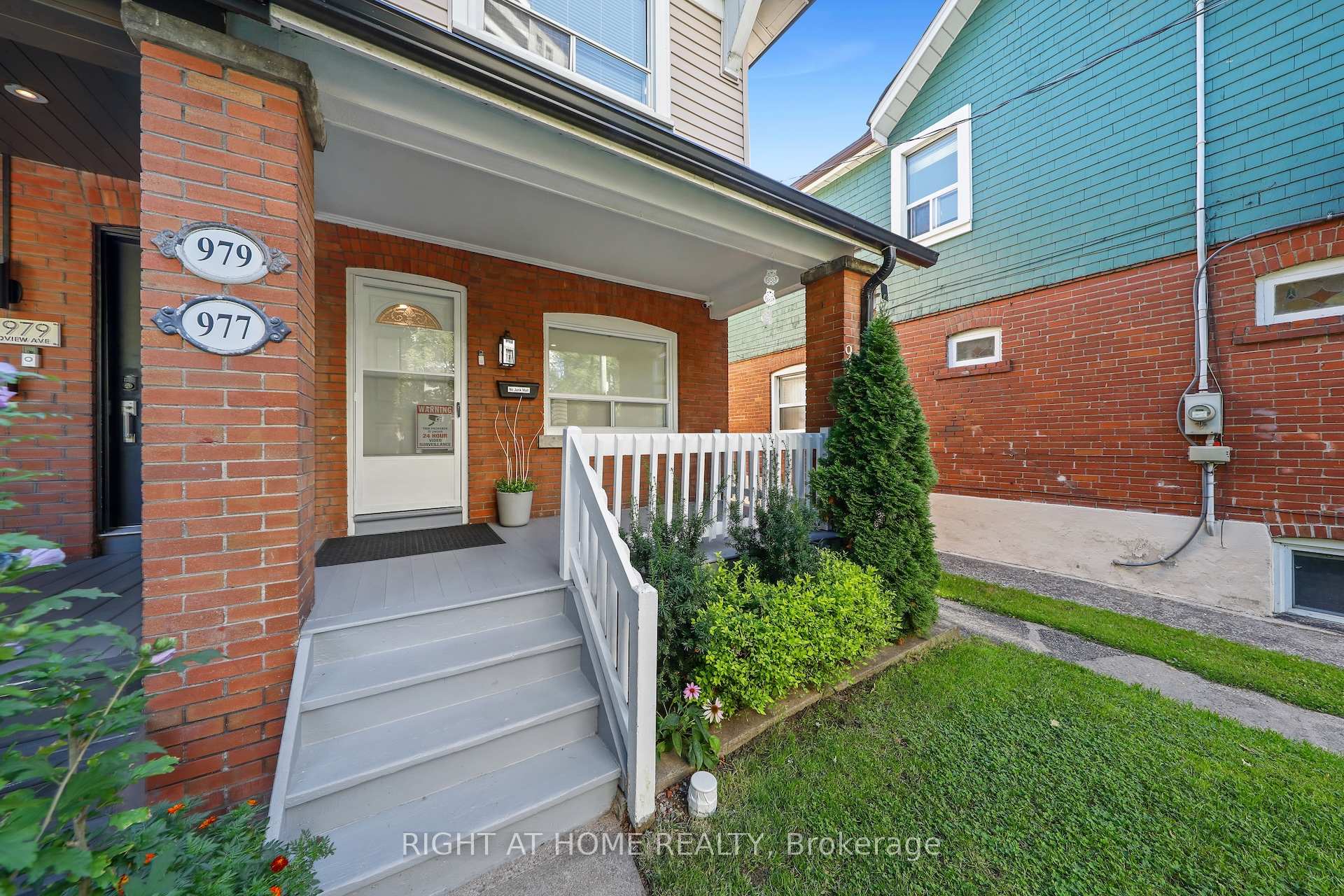 Photo 1 of 977 Broadview Avenue, Toronto, Broadview North — HOMEH