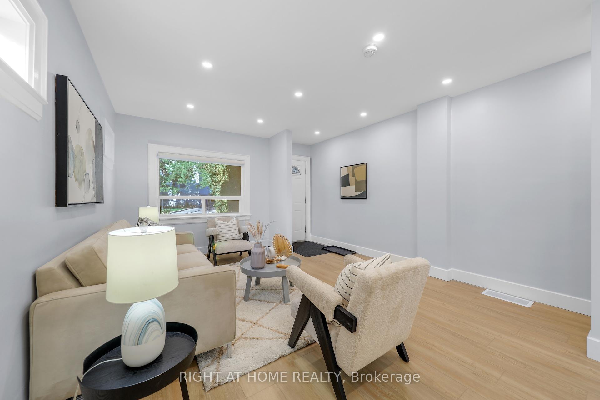 Photo 5 of 977 Broadview Avenue, Toronto, Broadview North — HOMEH