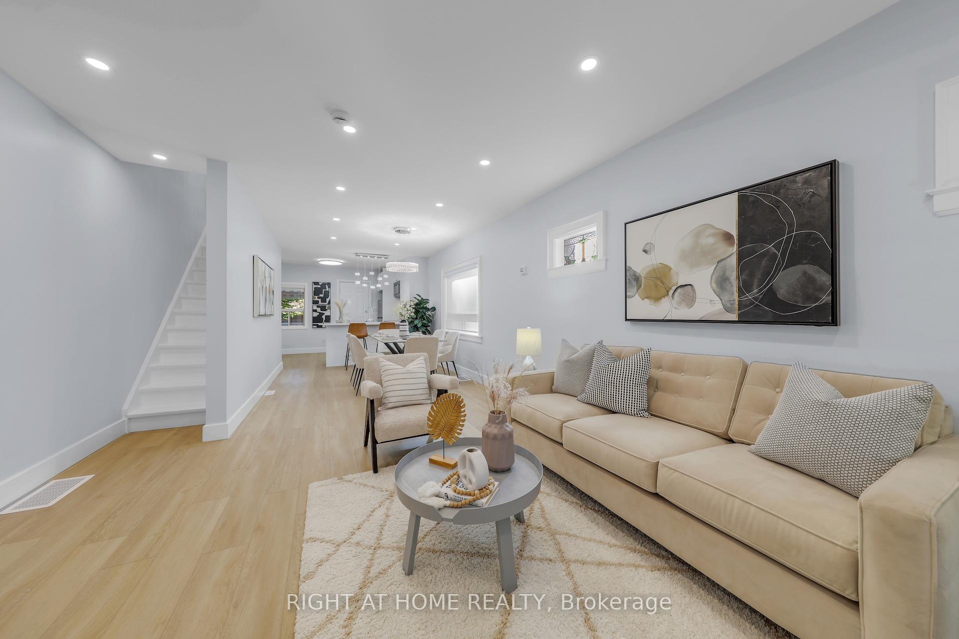 Photo 7 of 977 Broadview Avenue, Toronto, Broadview North — HOMEH
