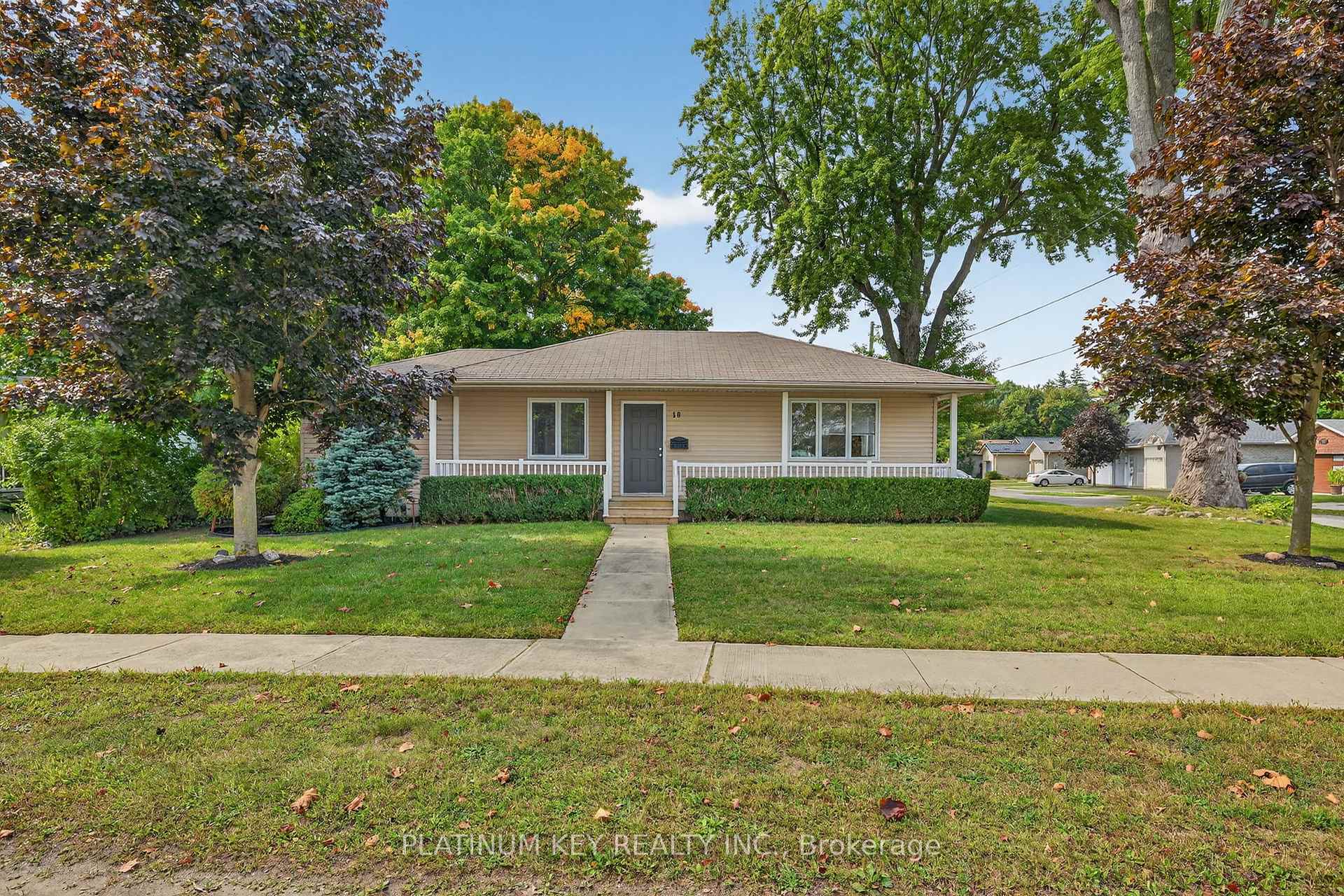 Photo 1 of 18 Richmond Street, Strathroy-Caradoc, NW — HOMEH