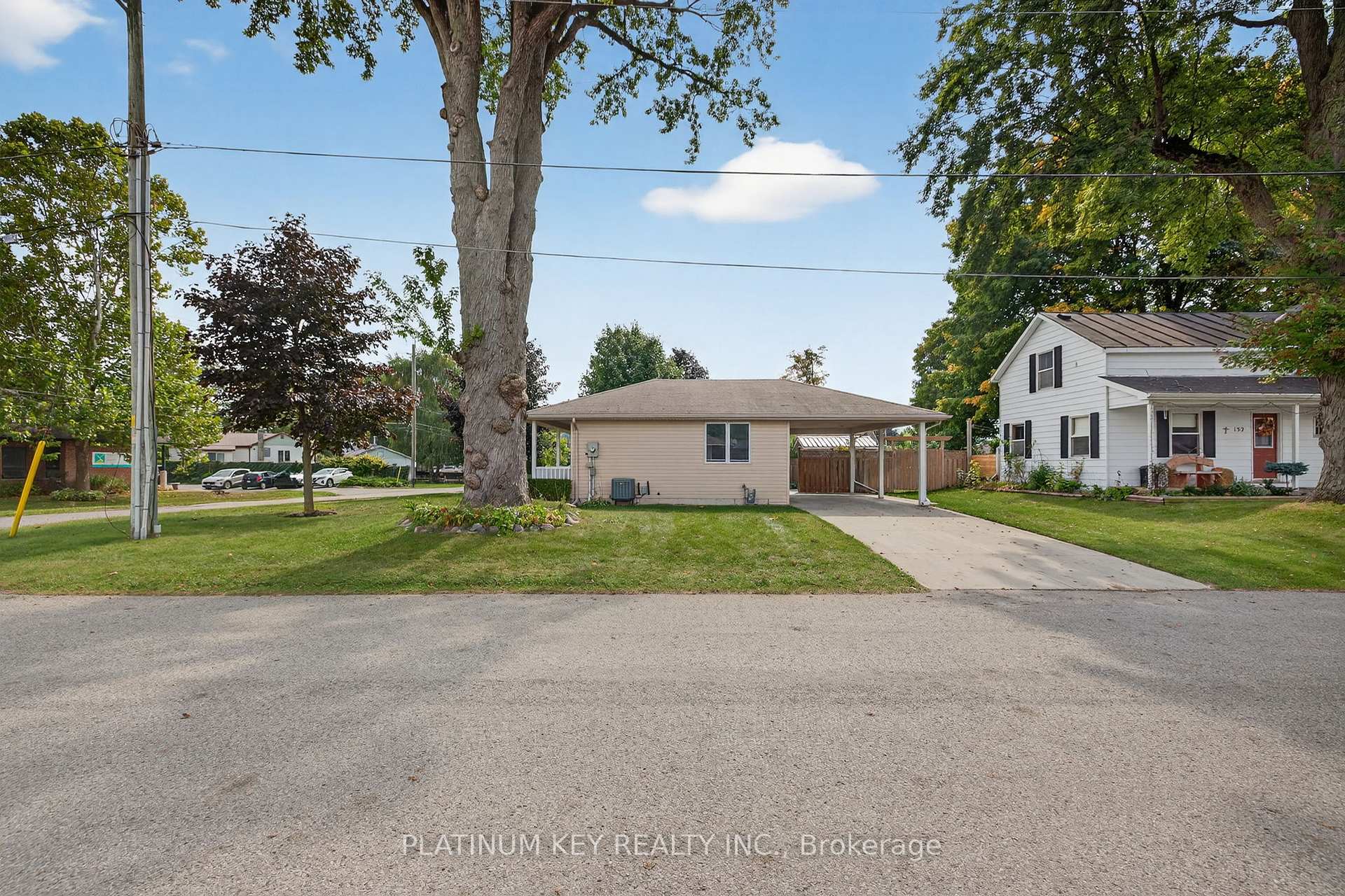 Photo 4 of 18 Richmond Street, Strathroy-Caradoc, NW — HOMEH
