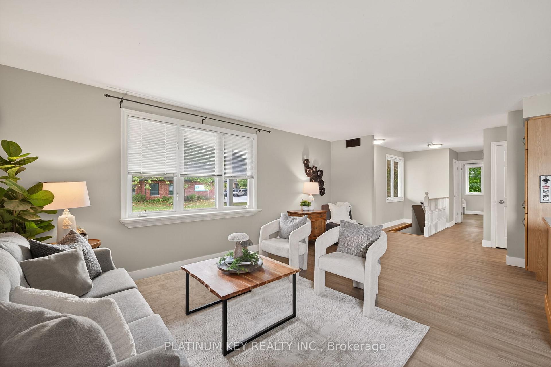 Photo 9 of 18 Richmond Street, Strathroy-Caradoc, NW — HOMEH