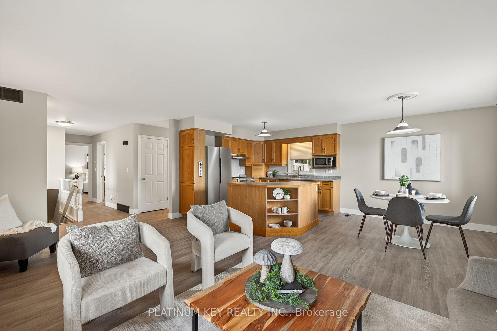 Photo 10 of 18 Richmond Street, Strathroy-Caradoc, NW — HOMEH