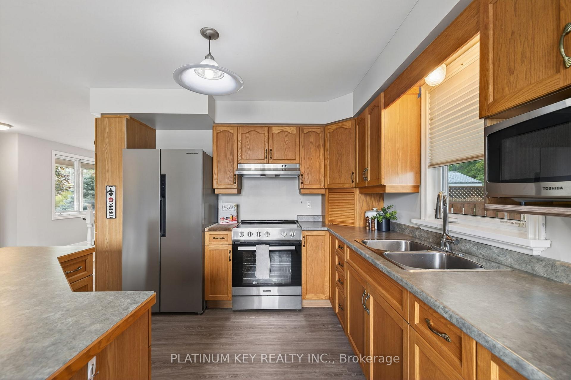 Photo 13 of 18 Richmond Street, Strathroy-Caradoc, NW — HOMEH