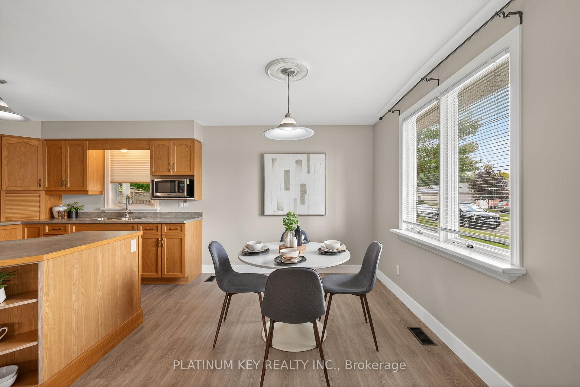 Photo 14 of 18 Richmond Street, Strathroy-Caradoc, NW — HOMEH