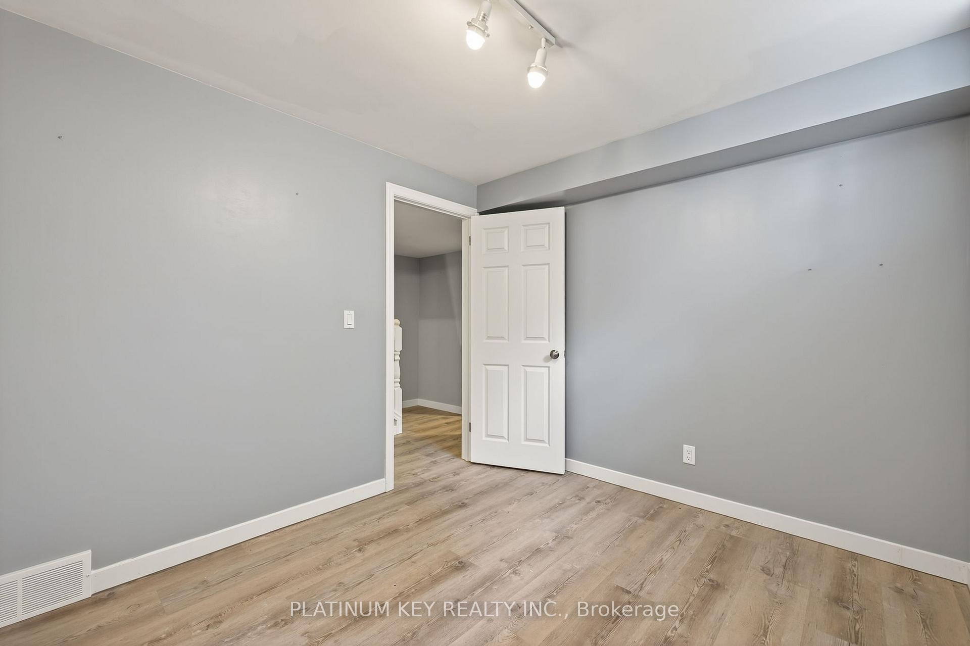 Photo 27 of 18 Richmond Street, Strathroy-Caradoc, NW — HOMEH