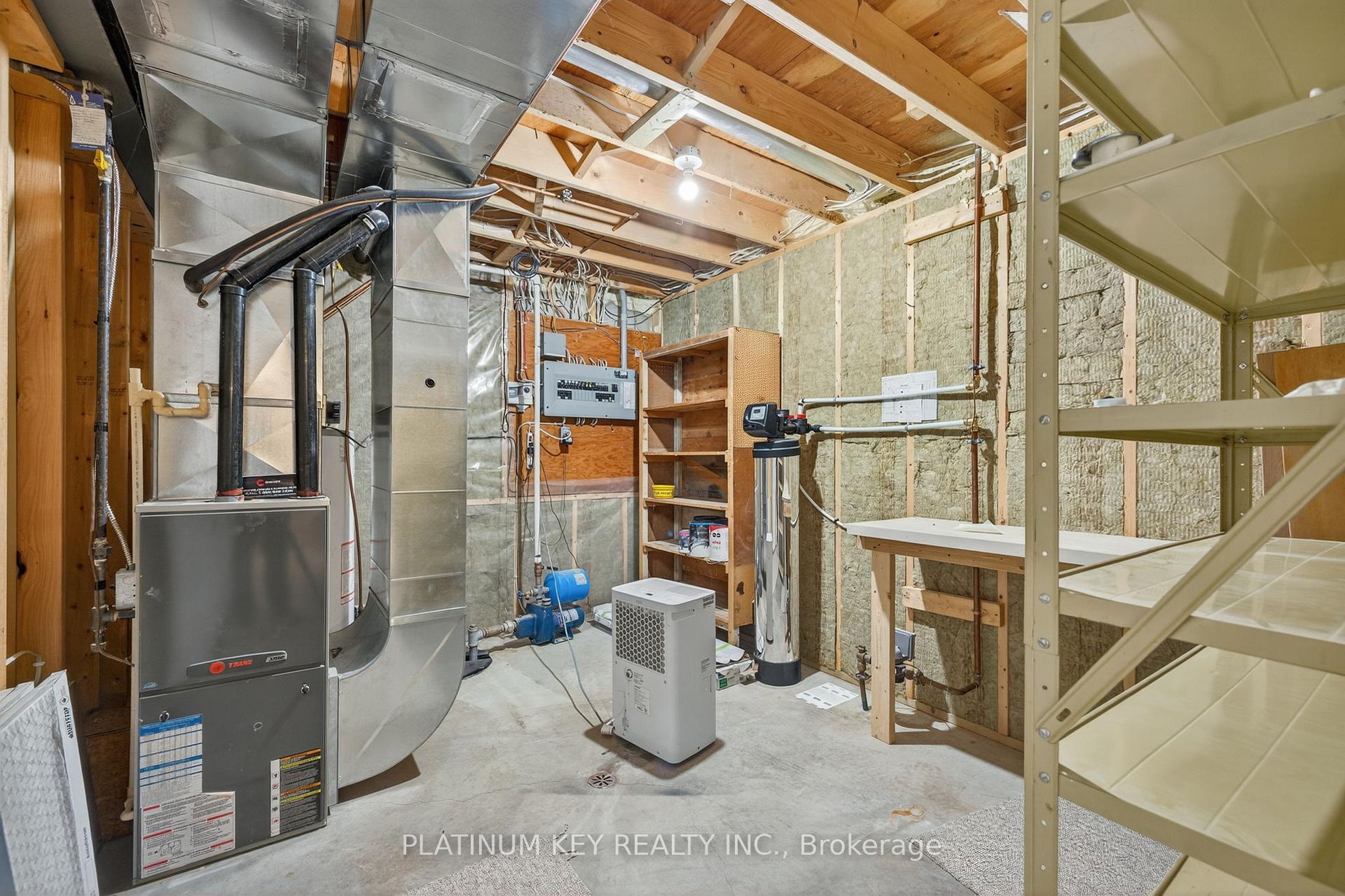 Photo 31 of 18 Richmond Street, Strathroy-Caradoc, NW — HOMEH