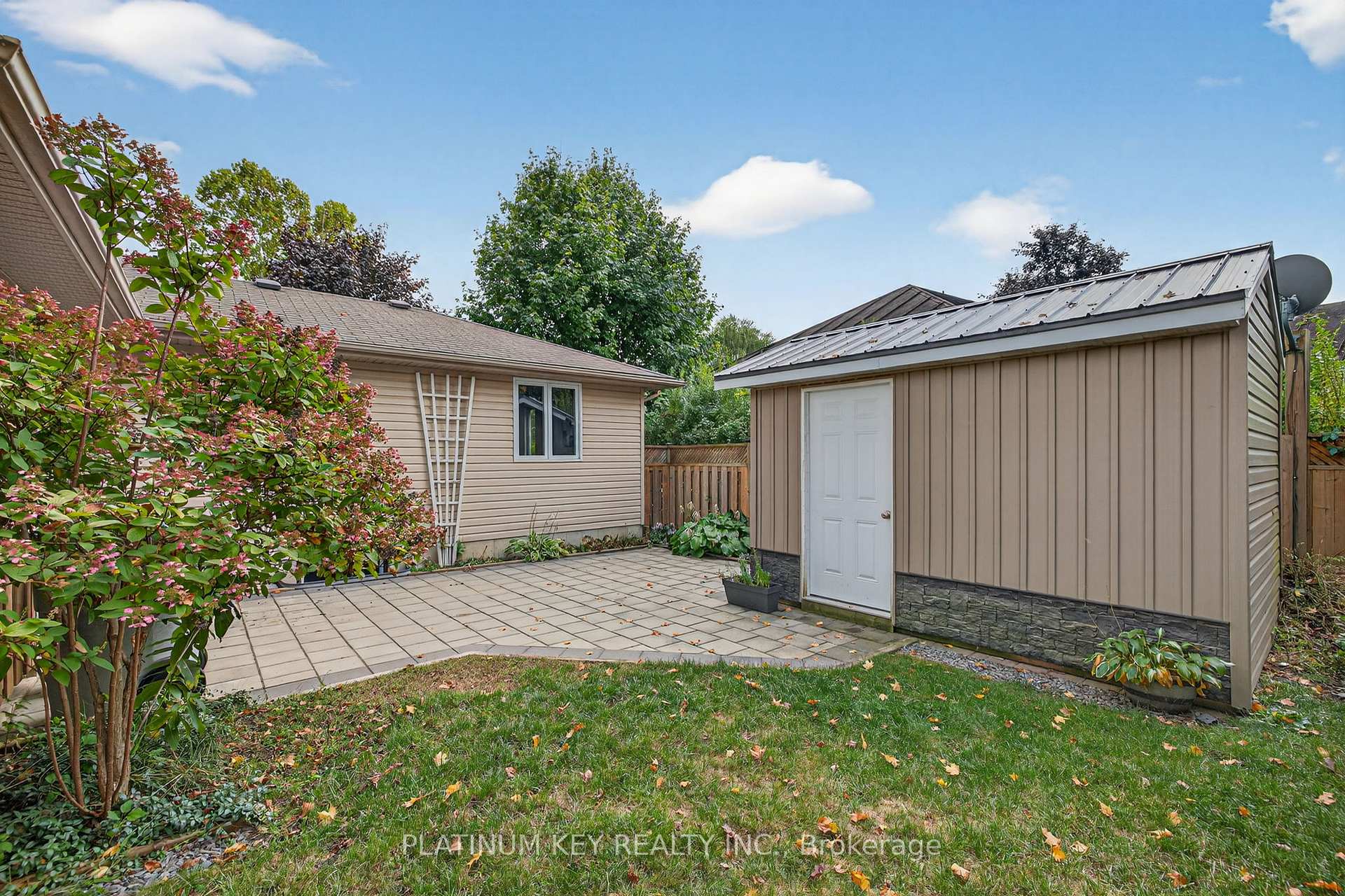 Photo 33 of 18 Richmond Street, Strathroy-Caradoc, NW — HOMEH
