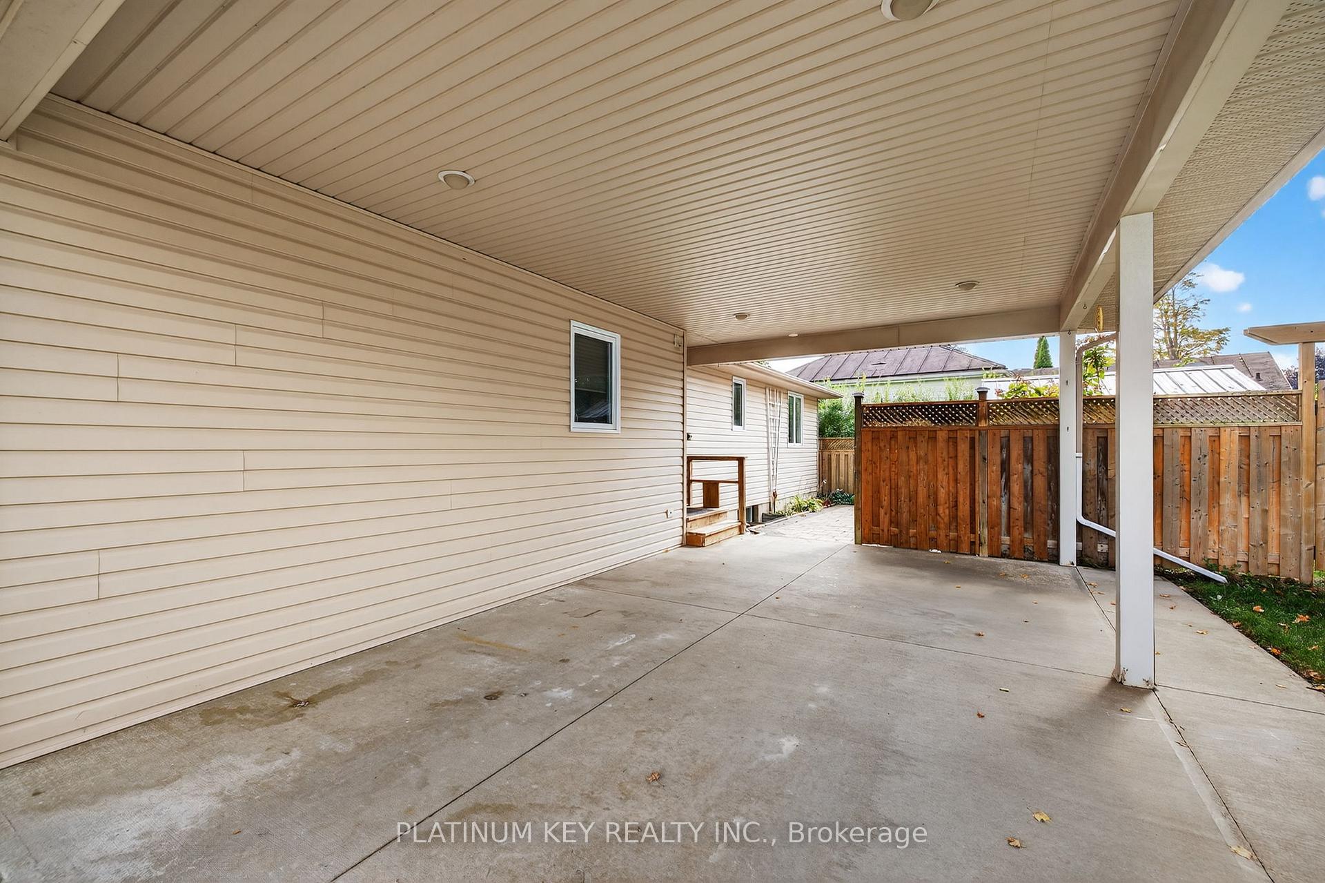 Photo 35 of 18 Richmond Street, Strathroy-Caradoc, NW — HOMEH