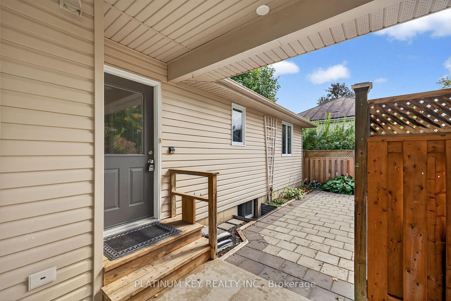 Photo 36 of 18 Richmond Street, Strathroy-Caradoc, NW — HOMEH
