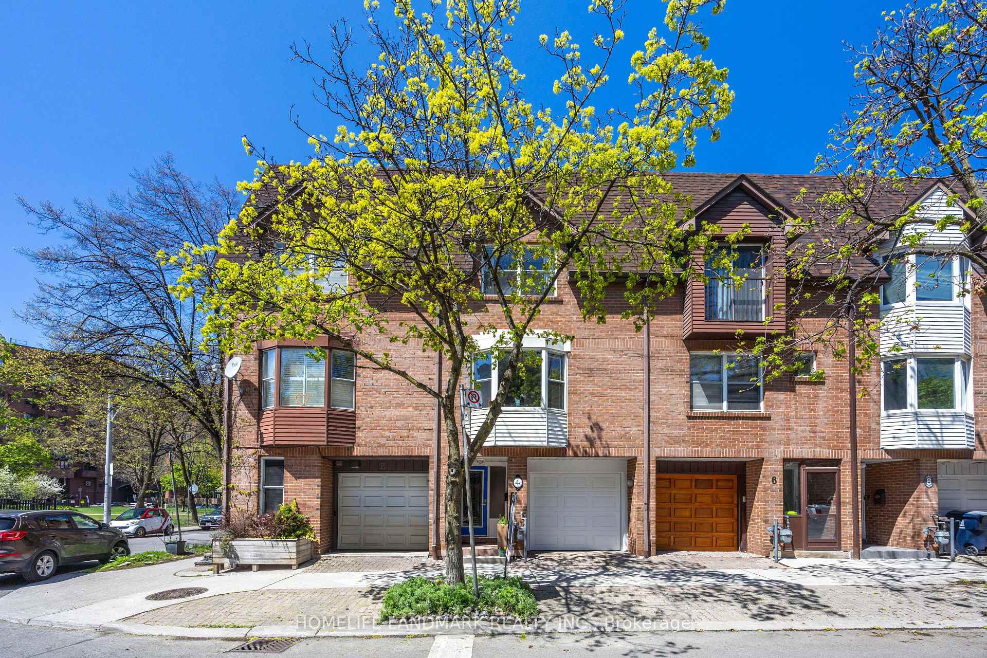 Photo 1 of 4 Longboat Avenue, Toronto, Waterfront Communities — HOMEH