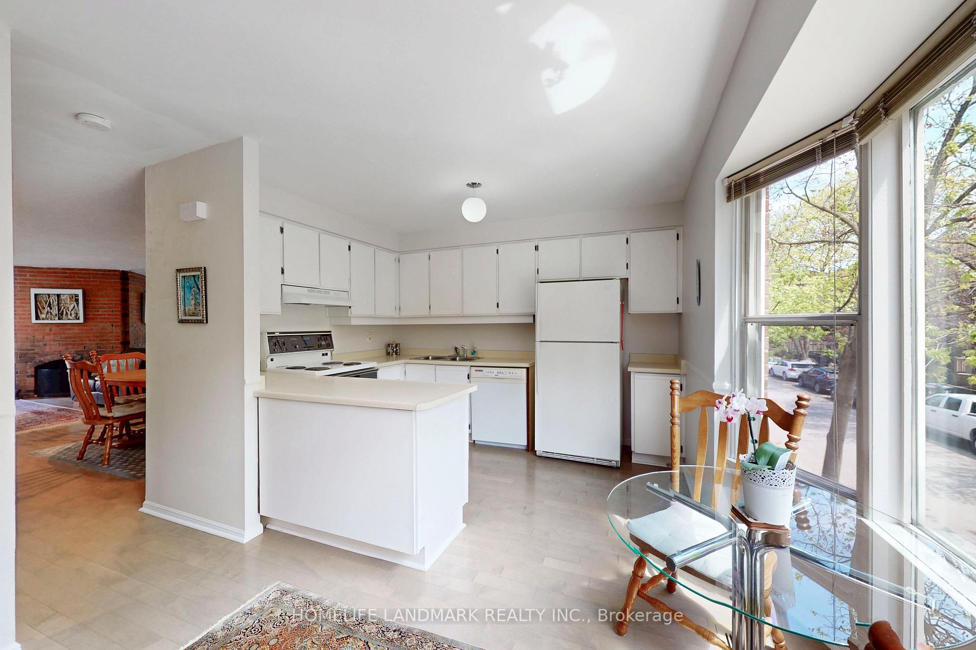 Photo 7 of 4 Longboat Avenue, Toronto, Waterfront Communities — HOMEH