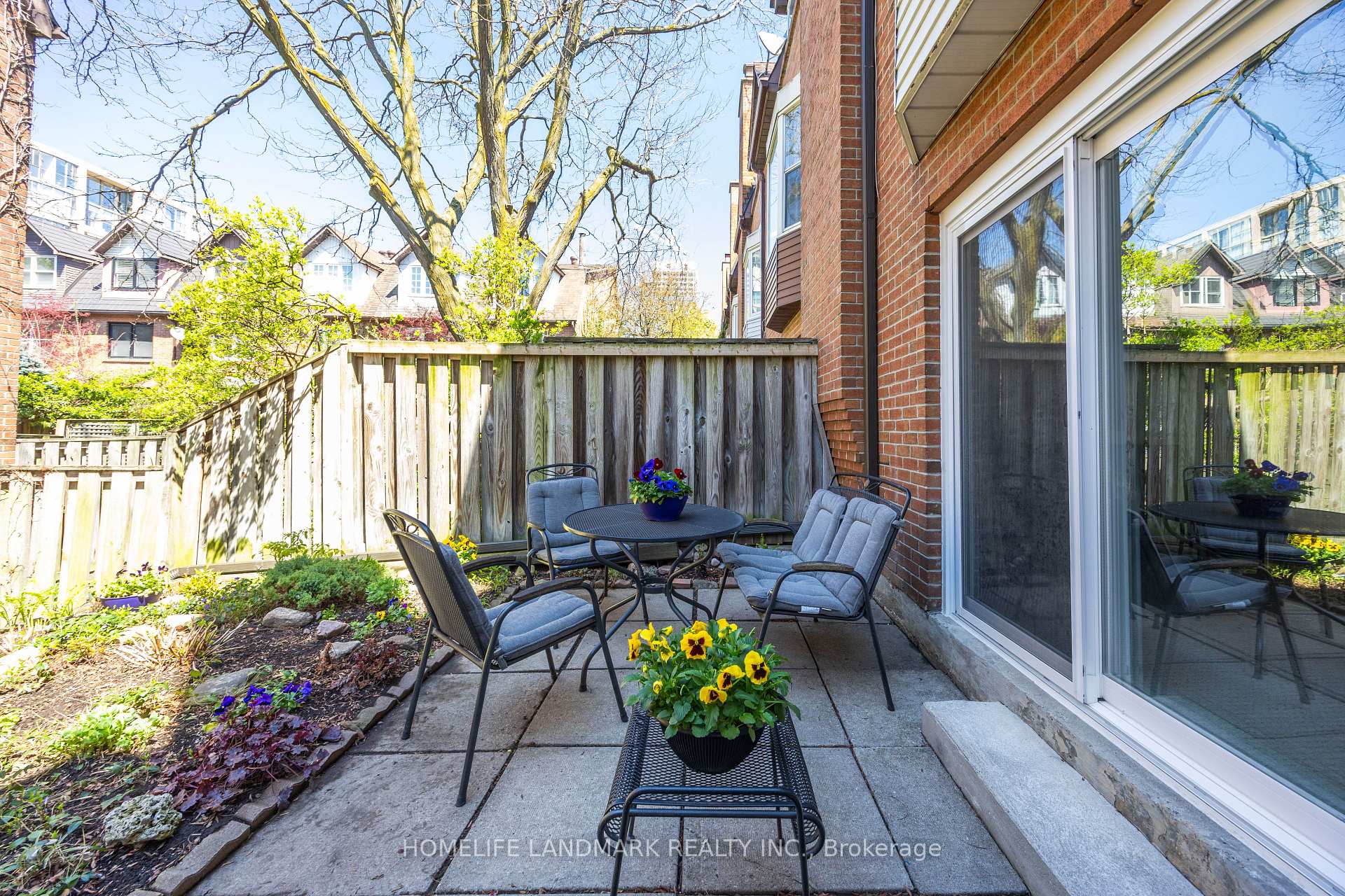 Photo 18 of 4 Longboat Avenue, Toronto, Waterfront Communities — HOMEH
