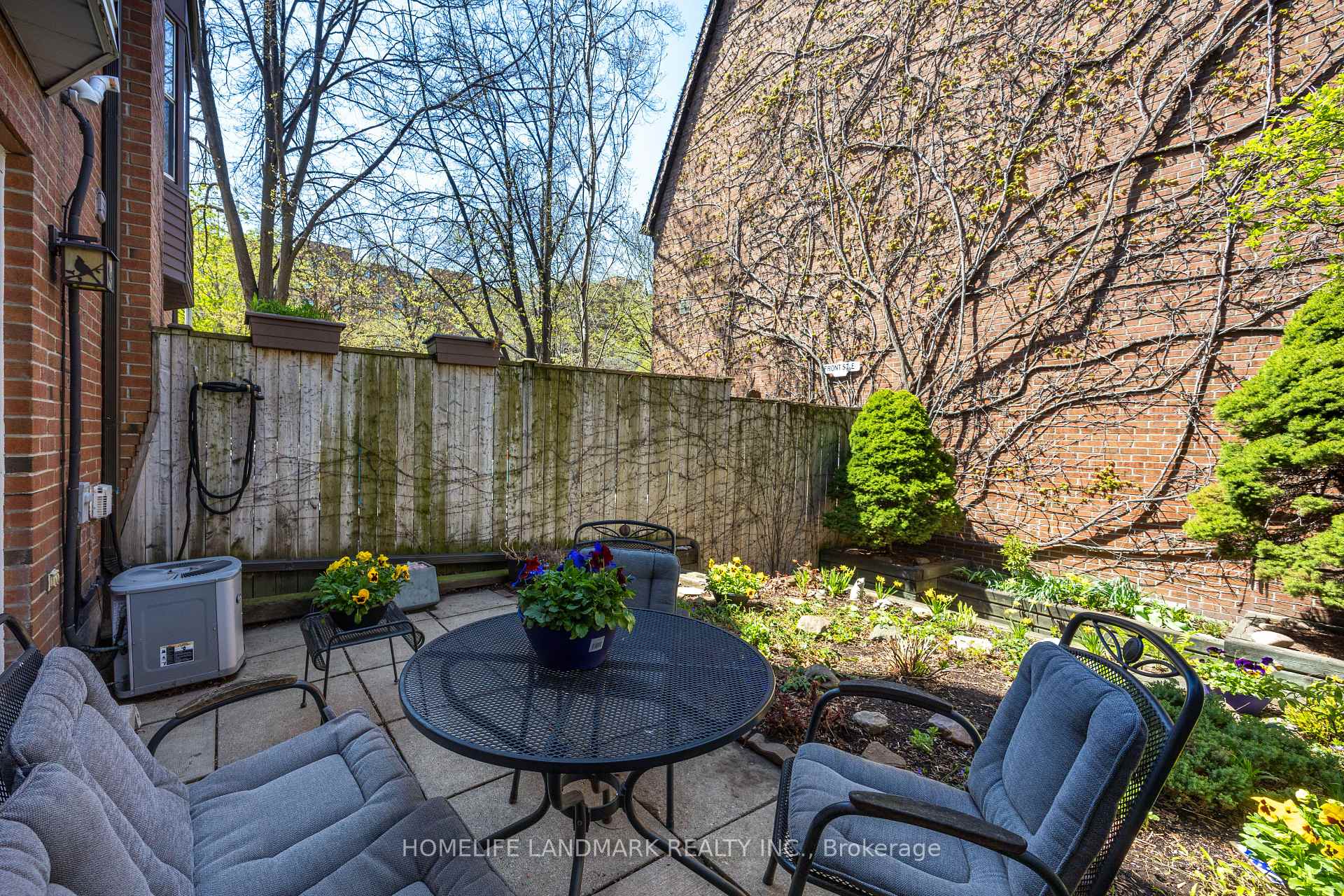 Photo 20 of 4 Longboat Avenue, Toronto, Waterfront Communities — HOMEH