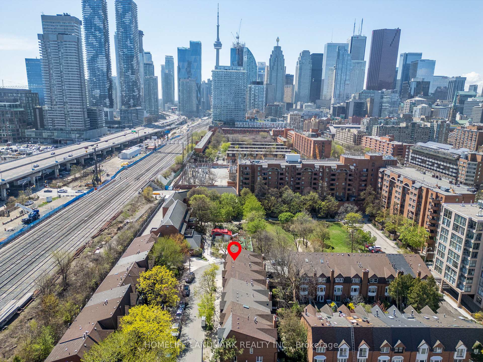Photo 29 of 4 Longboat Avenue, Toronto, Waterfront Communities — HOMEH