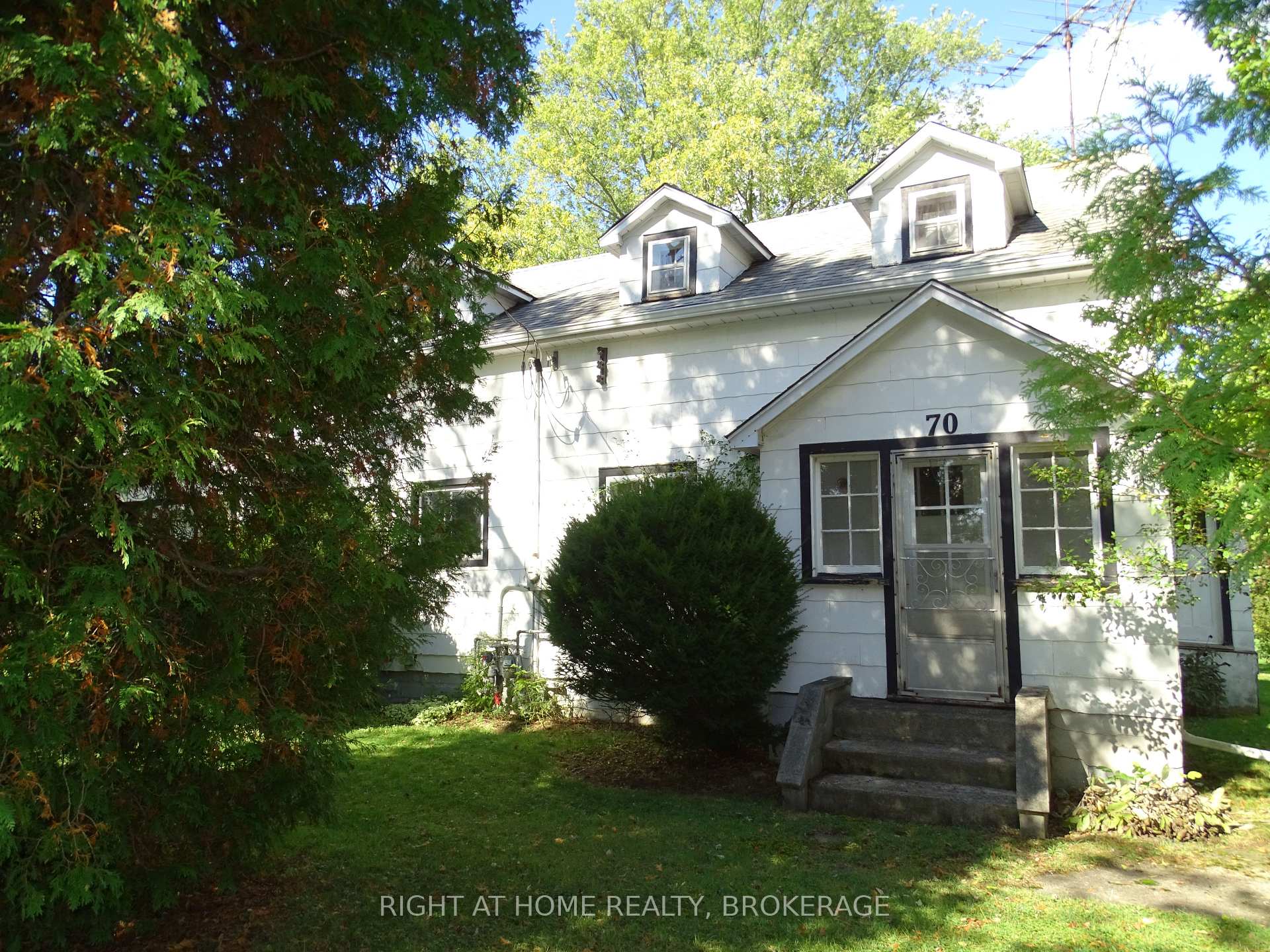 Photo 6 of 72 Bridge Street W, Thorold, Hurricane/Merrittville — HOMEH