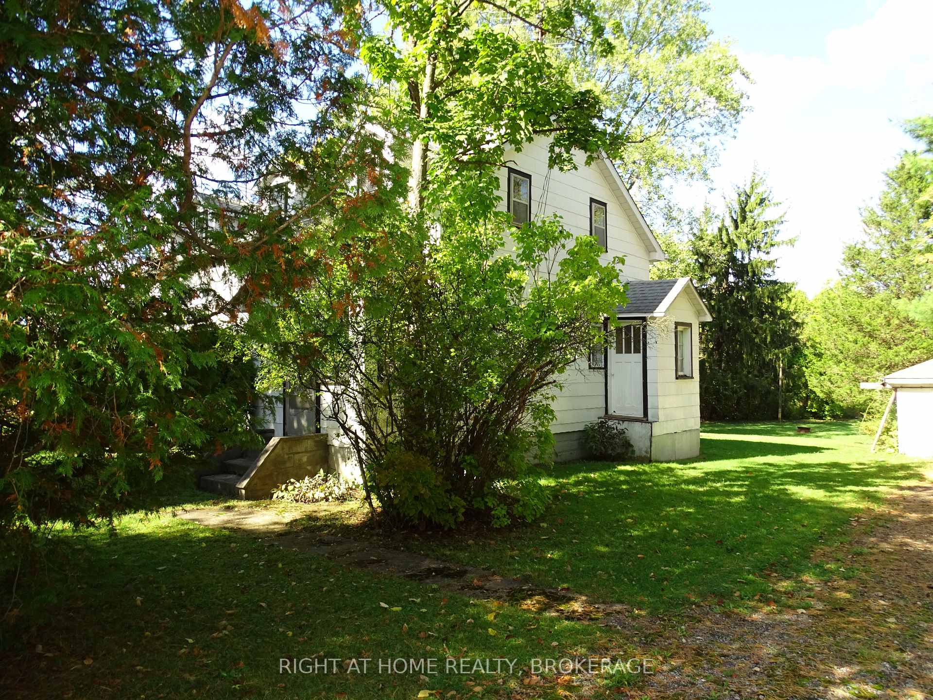 Photo 7 of 72 Bridge Street W, Thorold, Hurricane/Merrittville — HOMEH