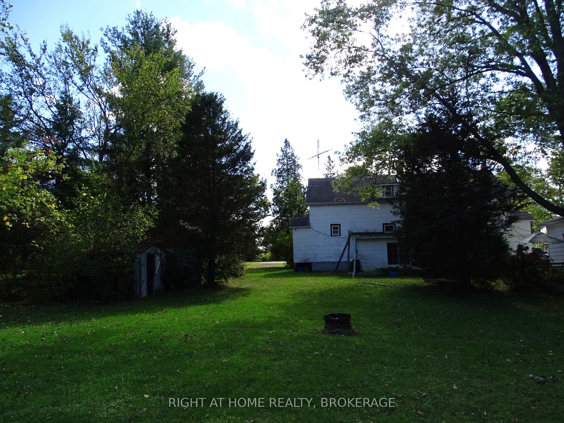 Photo 10 of 72 Bridge Street W, Thorold, Hurricane/Merrittville — HOMEH