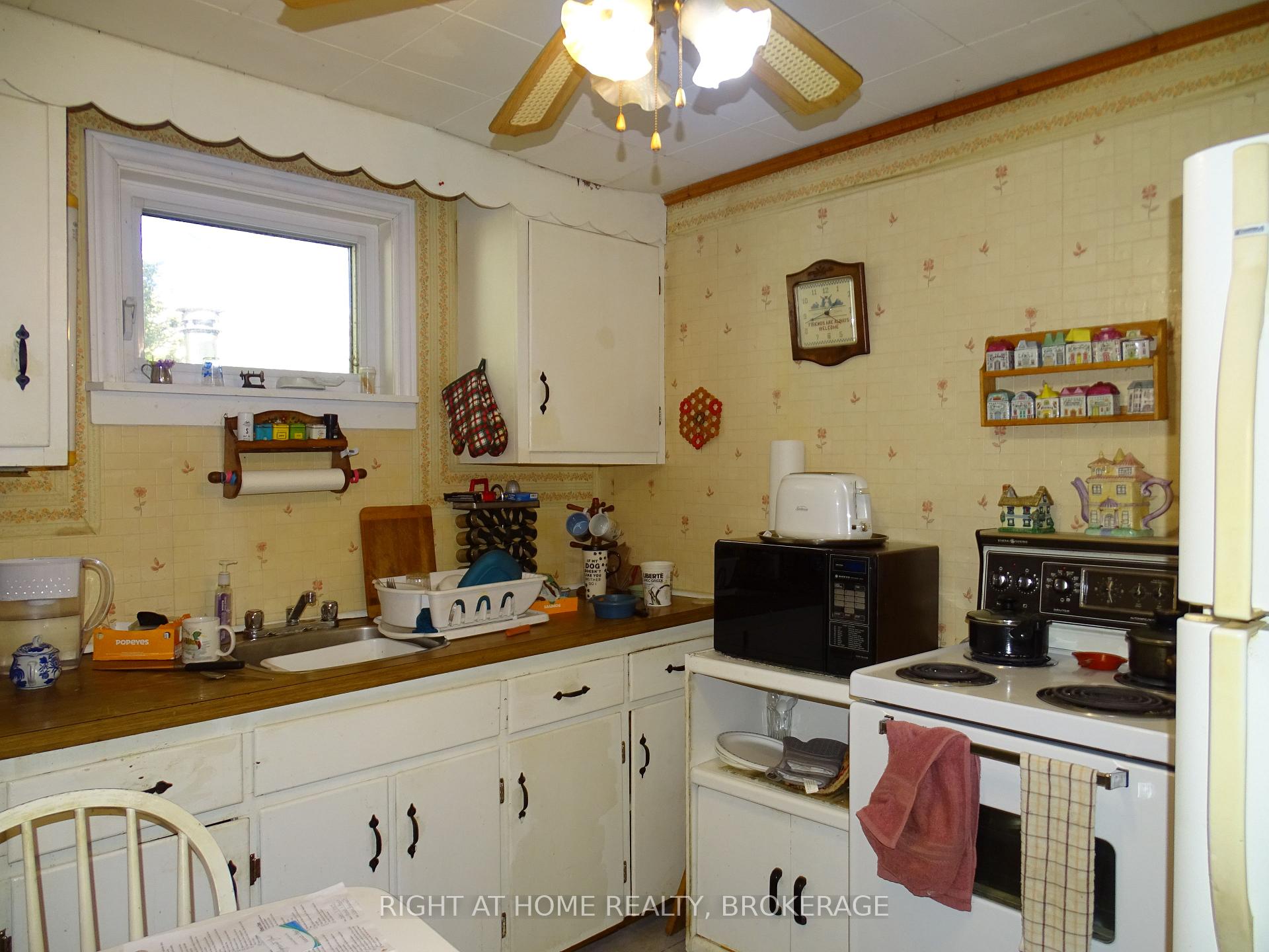 Photo 17 of 72 Bridge Street W, Thorold, Hurricane/Merrittville — HOMEH