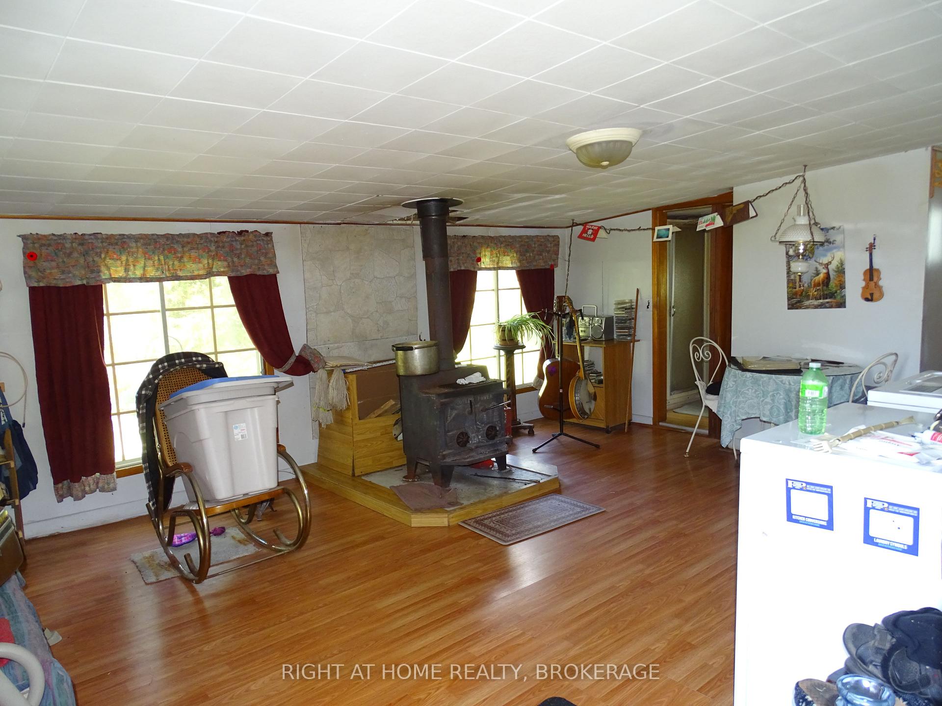 Photo 20 of 72 Bridge Street W, Thorold, Hurricane/Merrittville — HOMEH
