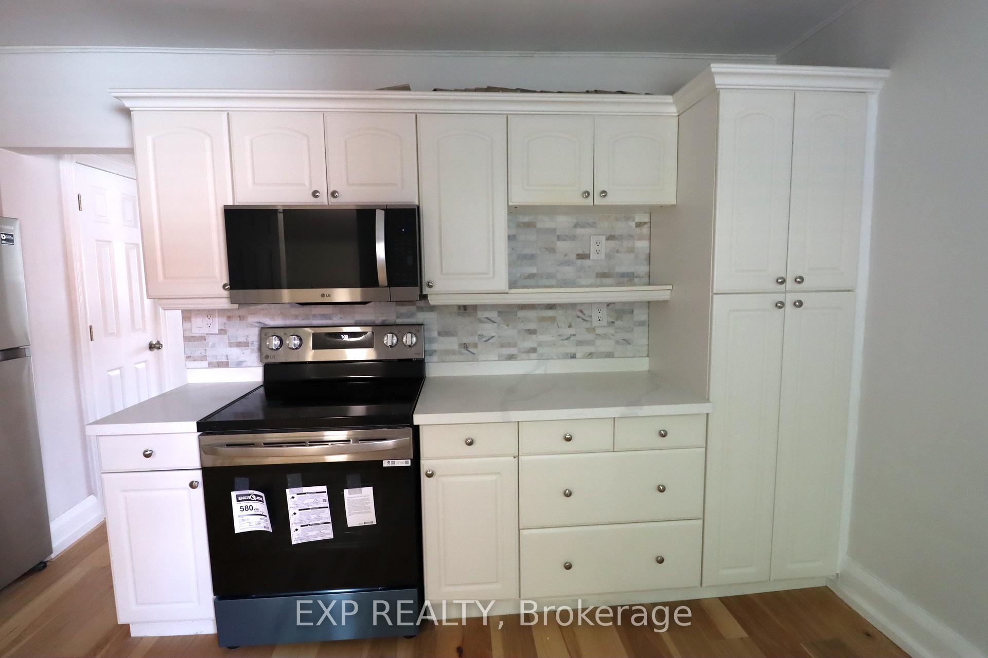 Photo 5 of 342 Eglinton Avenue E, Toronto, Mount Pleasant East — HOMEH