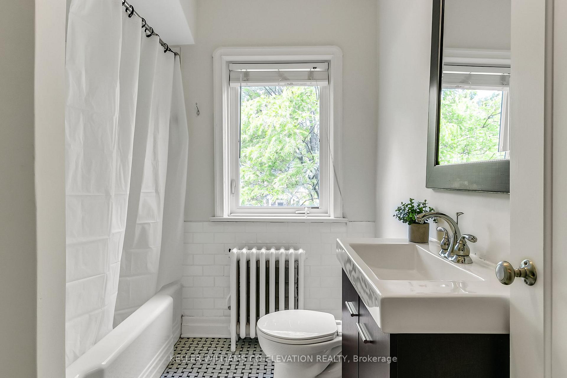 Photo 37 of 7 Annesley Avenue, Toronto, Leaside — HOMEH