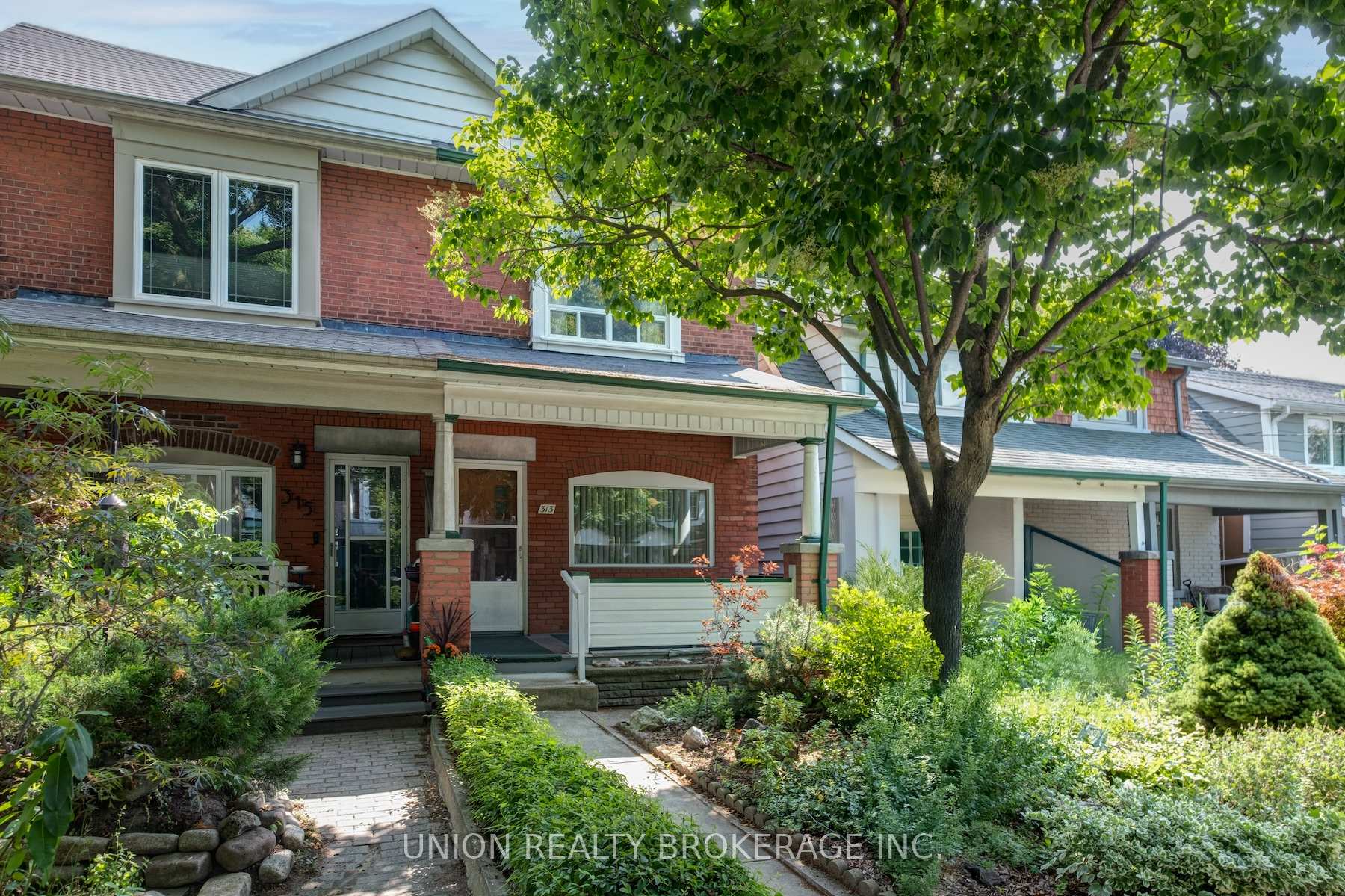 Photo 1 of 313 Kenilworth Avenue, Toronto, The Beaches — HOMEH