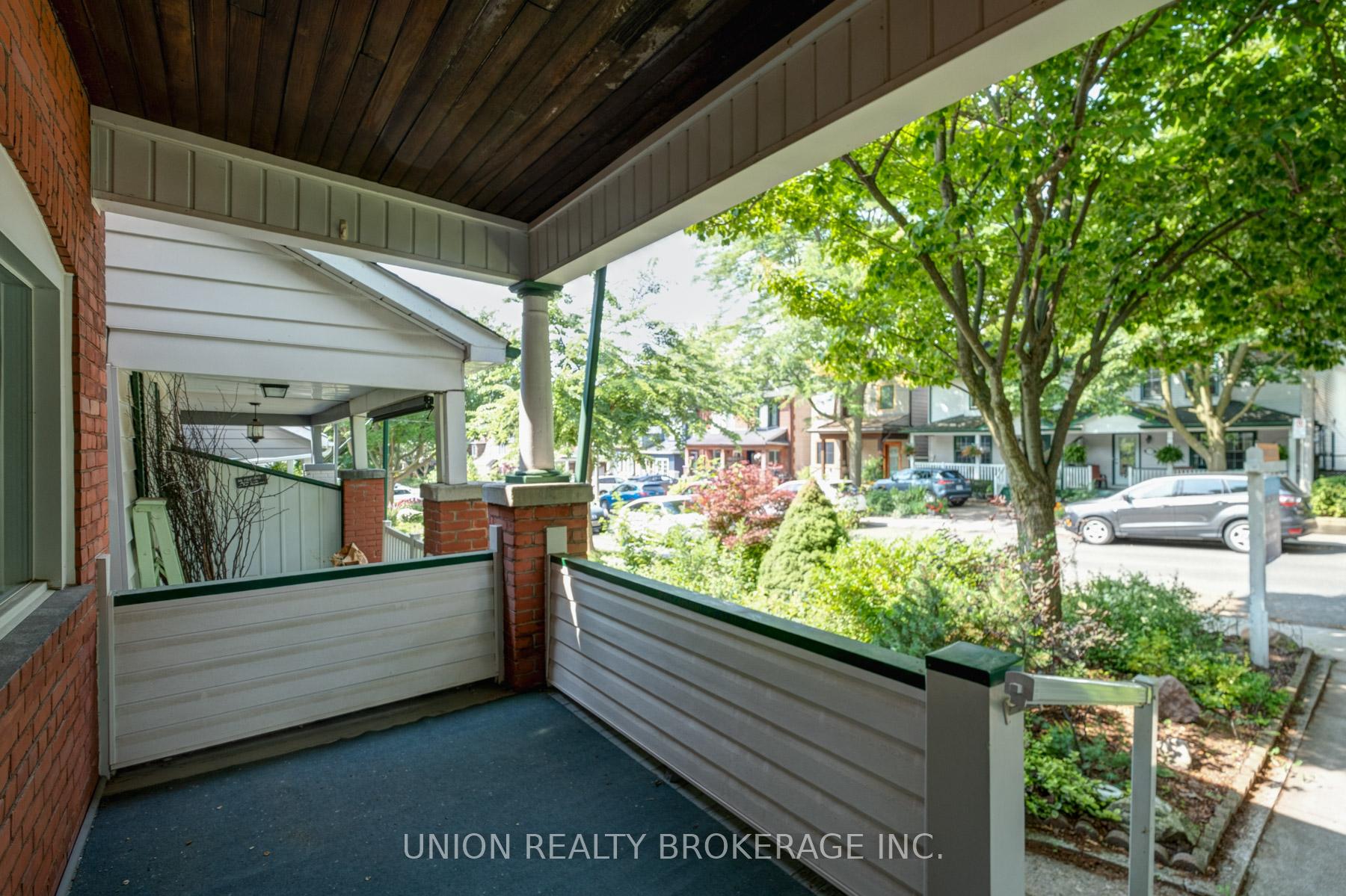 Photo 2 of 313 Kenilworth Avenue, Toronto, The Beaches — HOMEH