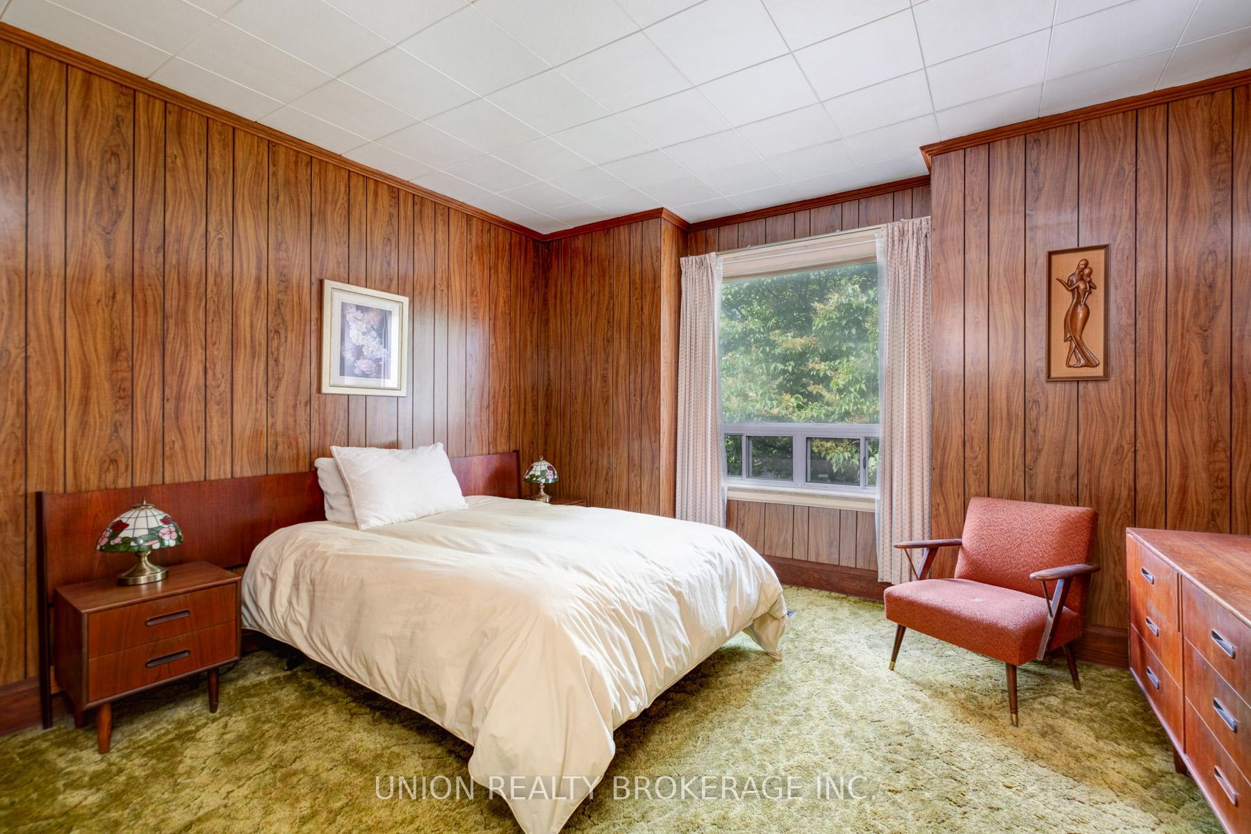 Photo 8 of 313 Kenilworth Avenue, Toronto, The Beaches — HOMEH
