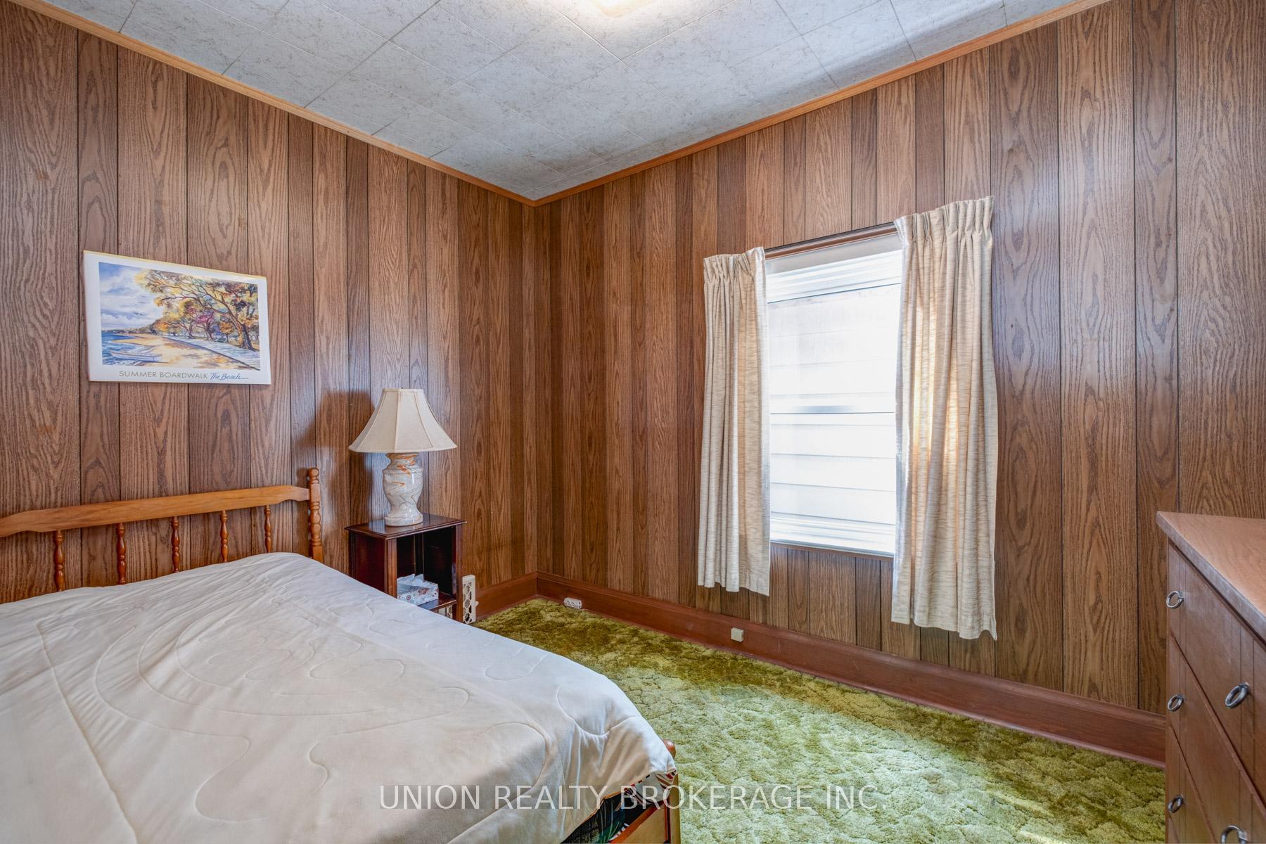 Photo 11 of 313 Kenilworth Avenue, Toronto, The Beaches — HOMEH