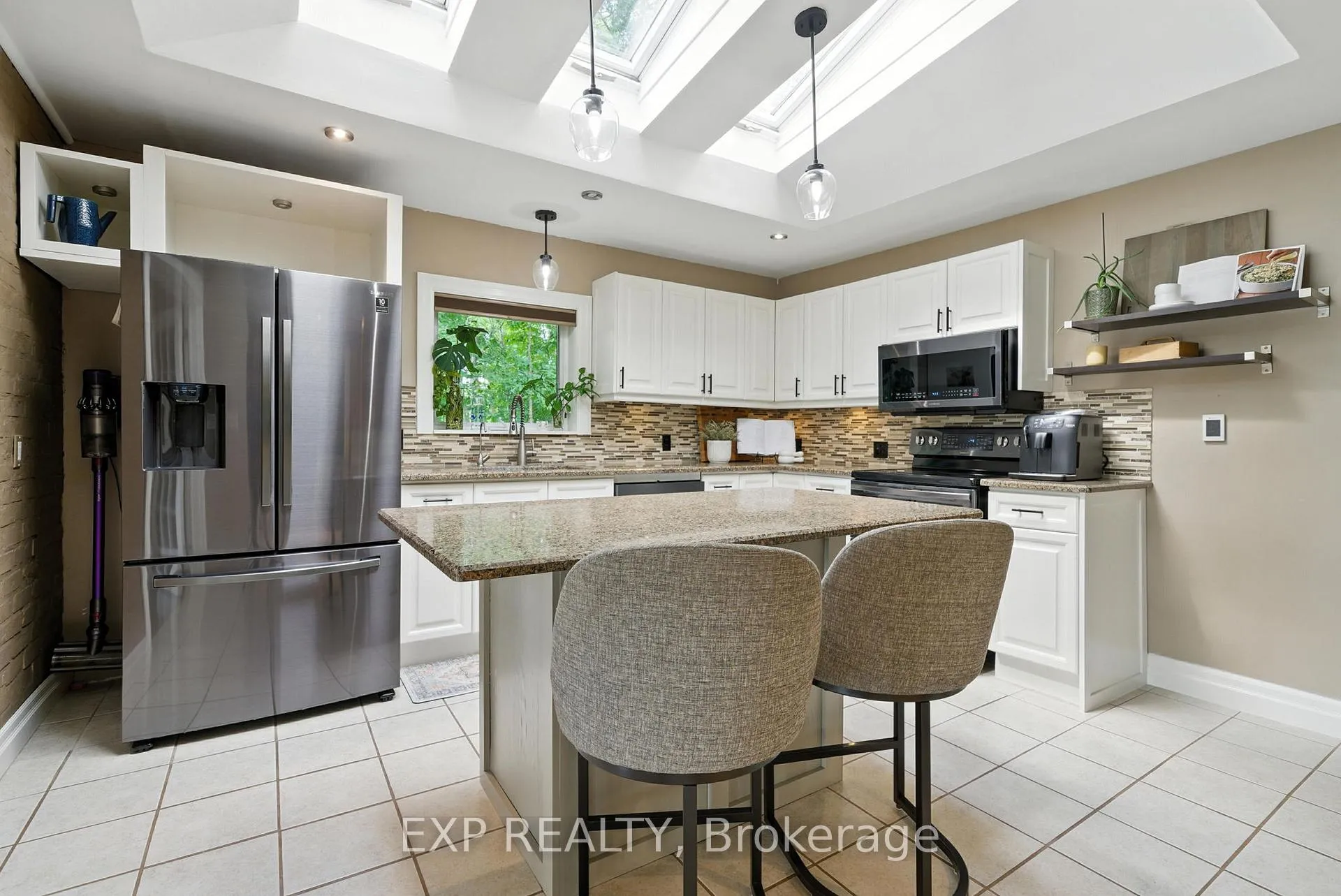 Photo 10 of 290 Marlbank Road, Tweed, Hungerford (Twp) — HOMEH