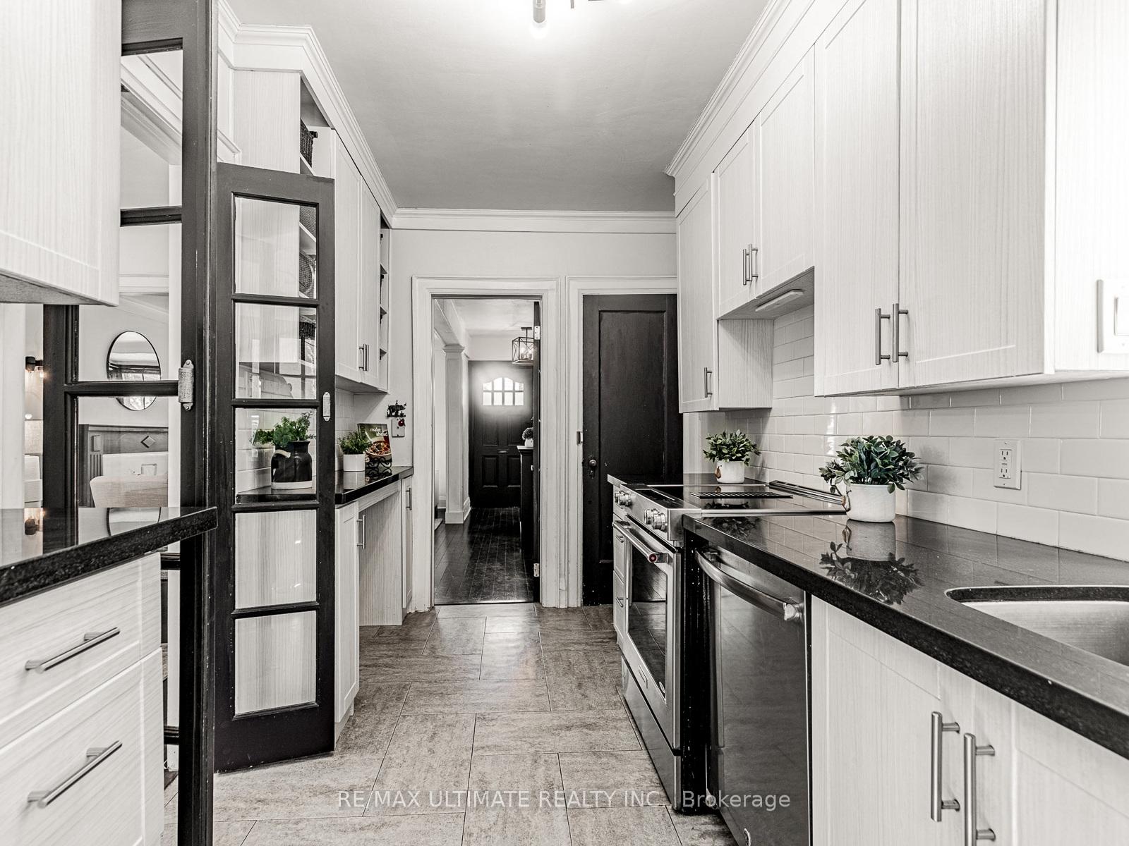 Photo 12 of 28 Banff Road, Toronto, Mount Pleasant East — HOMEH