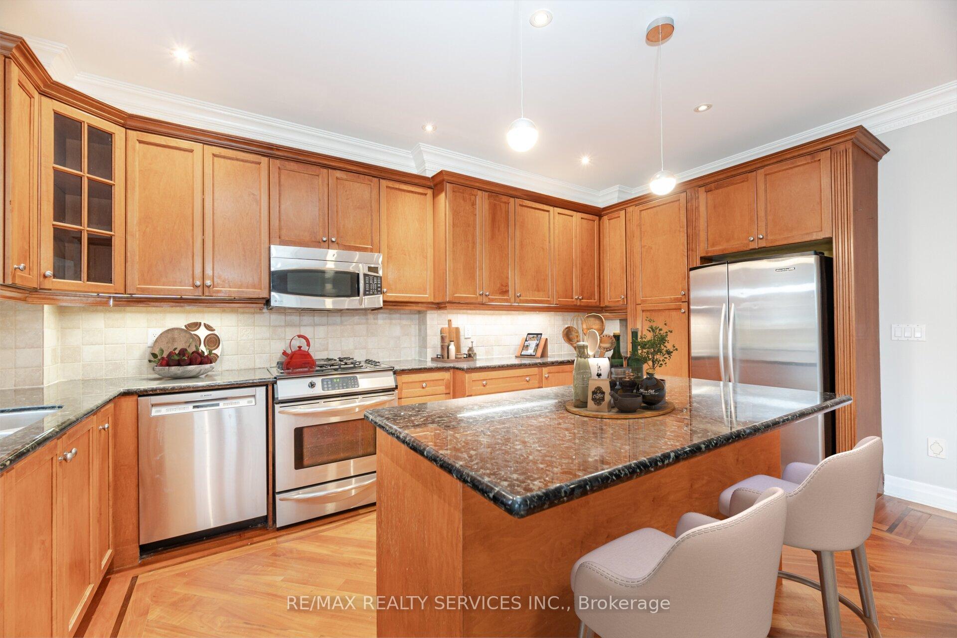 Photo 5 of 266 Airdrie Road, Toronto, Leaside — HOMEH