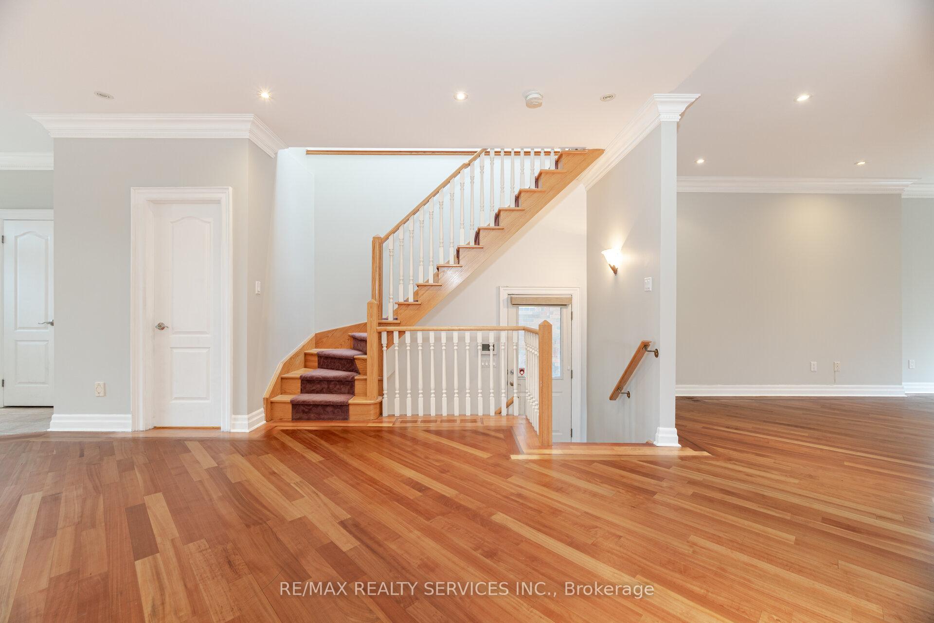 Photo 8 of 266 Airdrie Road, Toronto, Leaside — HOMEH