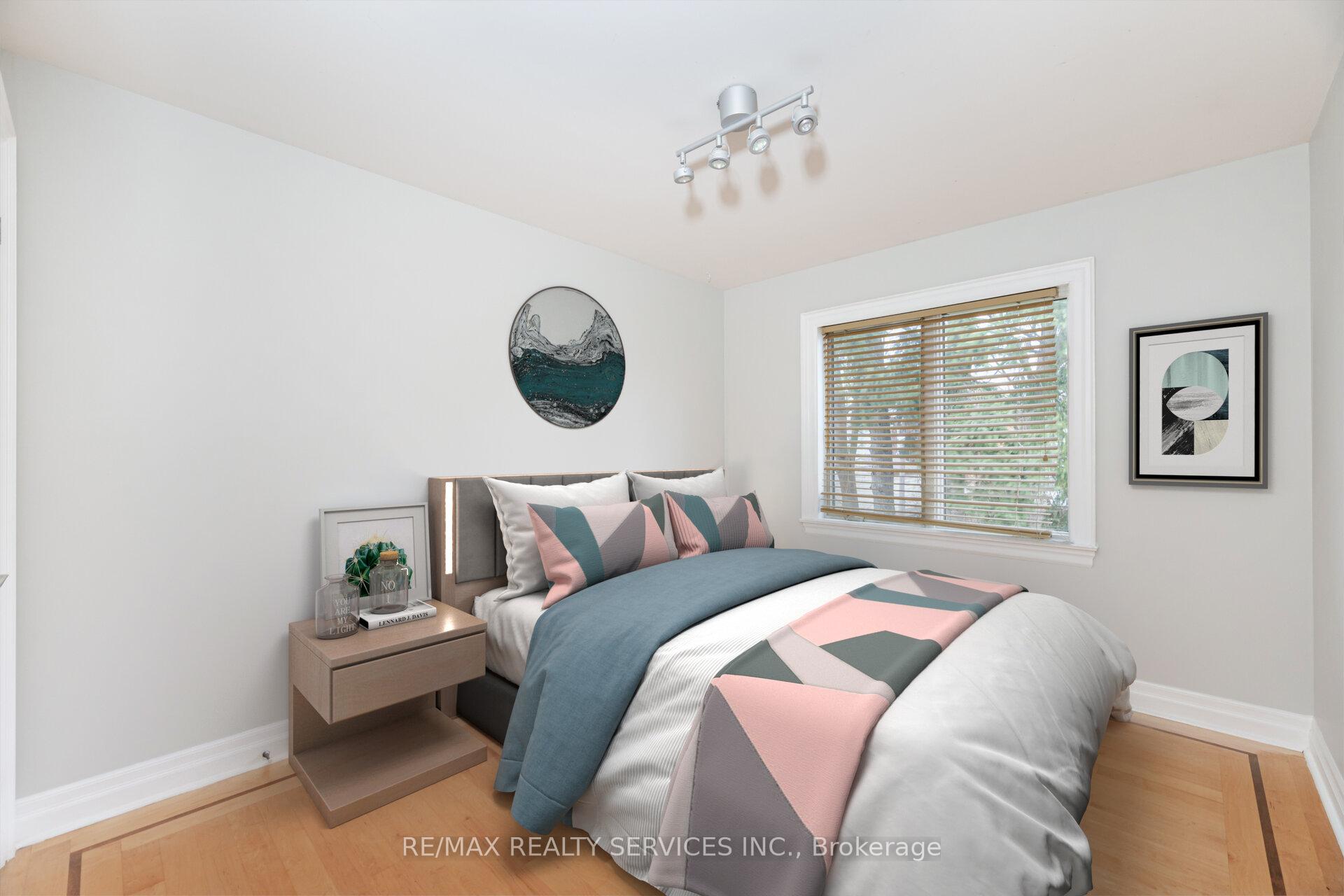 Photo 13 of 266 Airdrie Road, Toronto, Leaside — HOMEH