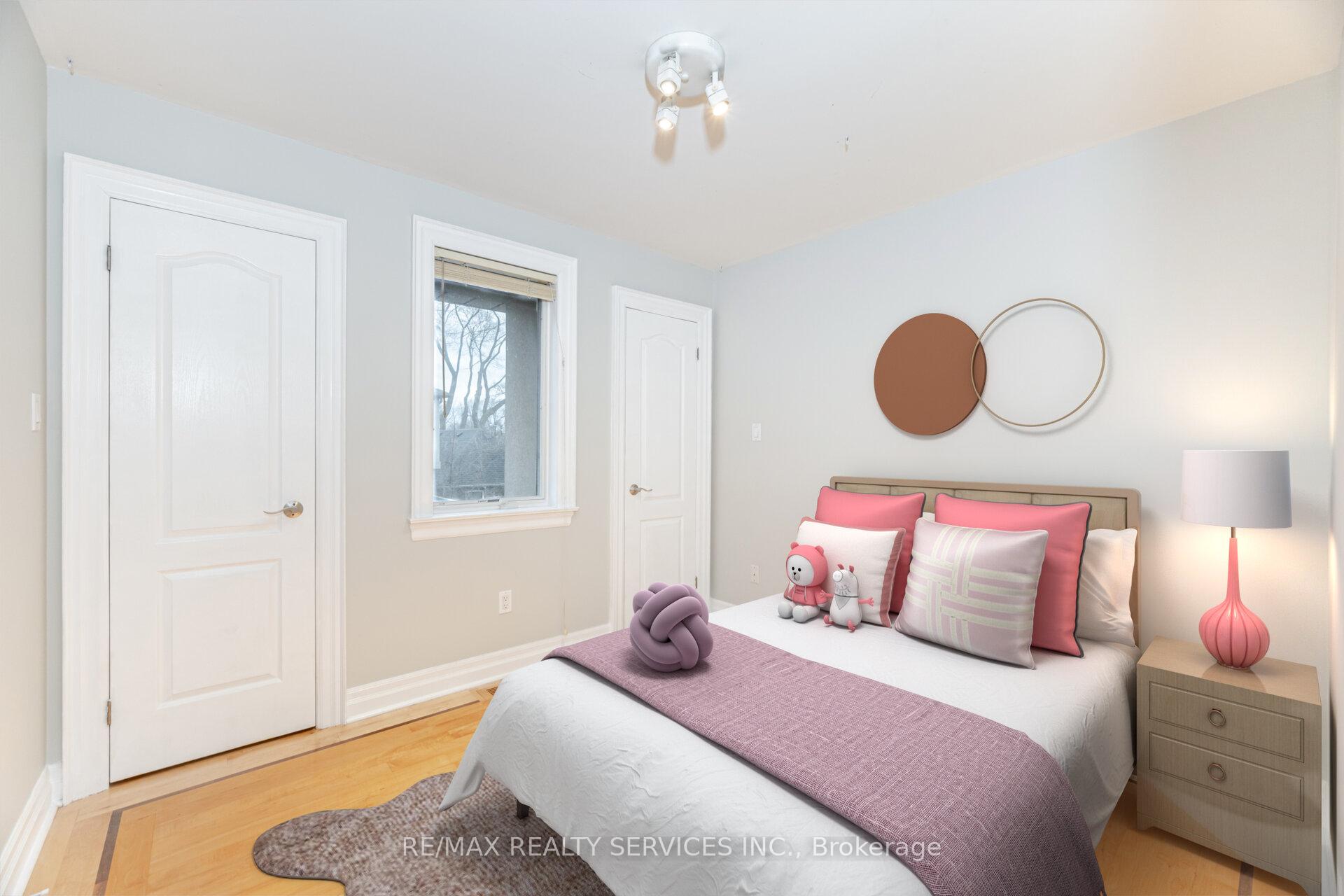 Photo 15 of 266 Airdrie Road, Toronto, Leaside — HOMEH