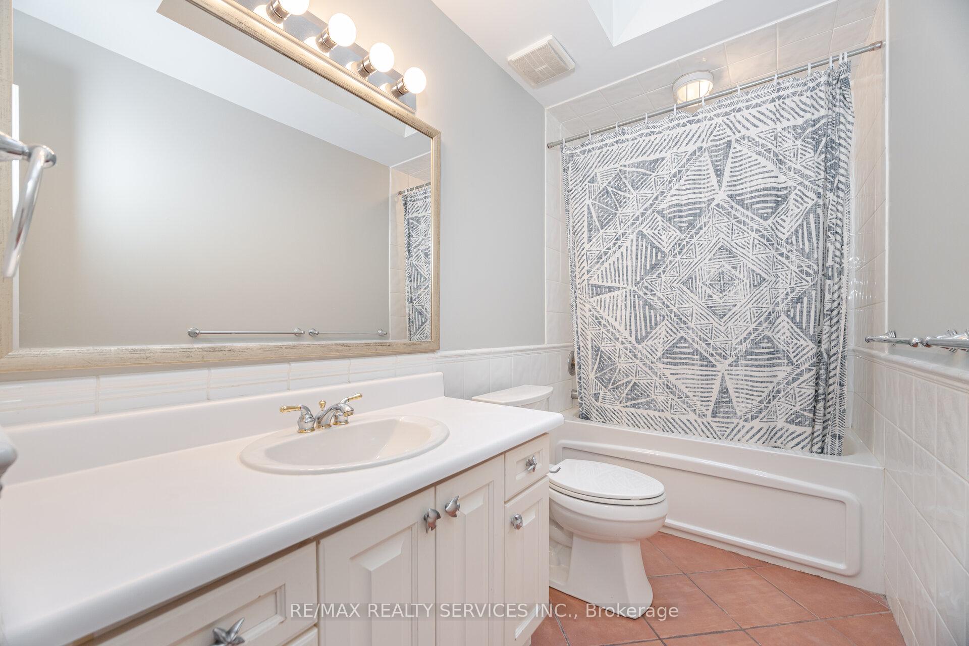 Photo 16 of 266 Airdrie Road, Toronto, Leaside — HOMEH