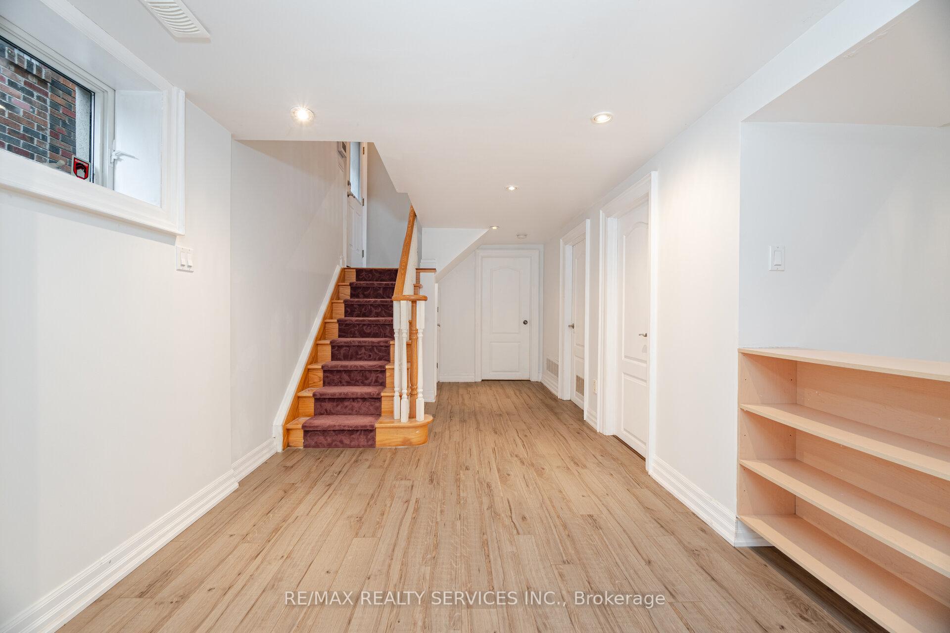 Photo 18 of 266 Airdrie Road, Toronto, Leaside — HOMEH