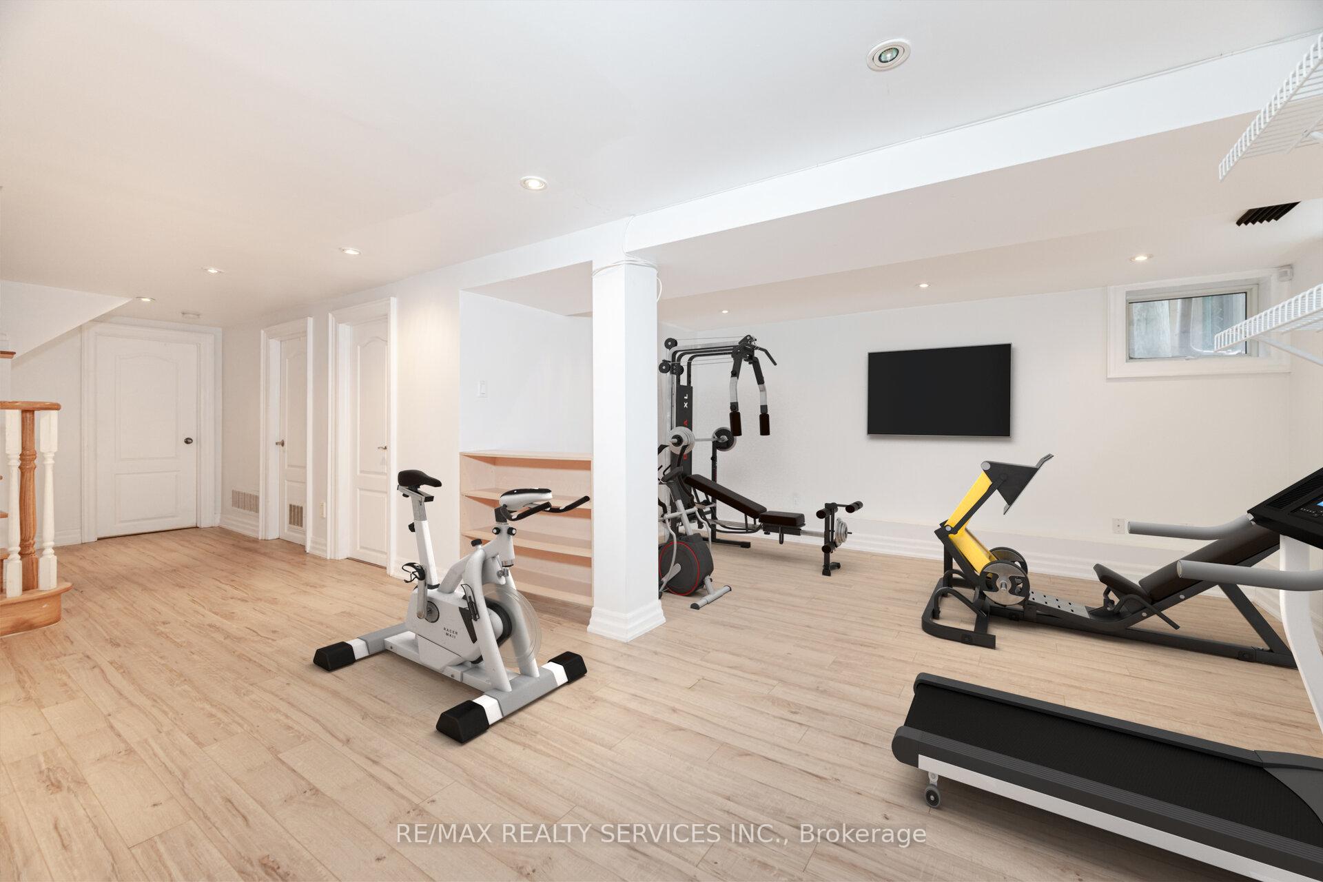 Photo 19 of 266 Airdrie Road, Toronto, Leaside — HOMEH