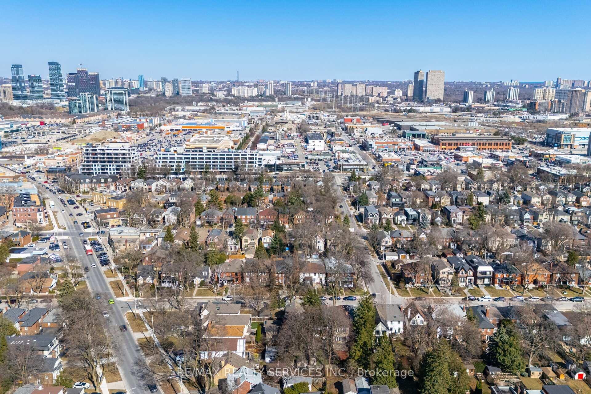 Photo 24 of 266 Airdrie Road, Toronto, Leaside — HOMEH