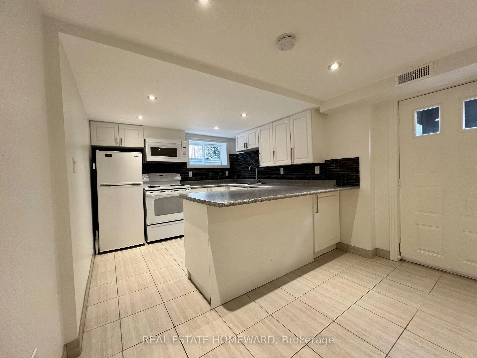Photo 4 of Unit Lower, 220 Pape Avenue, Toronto, South Riverdale — HOMEH