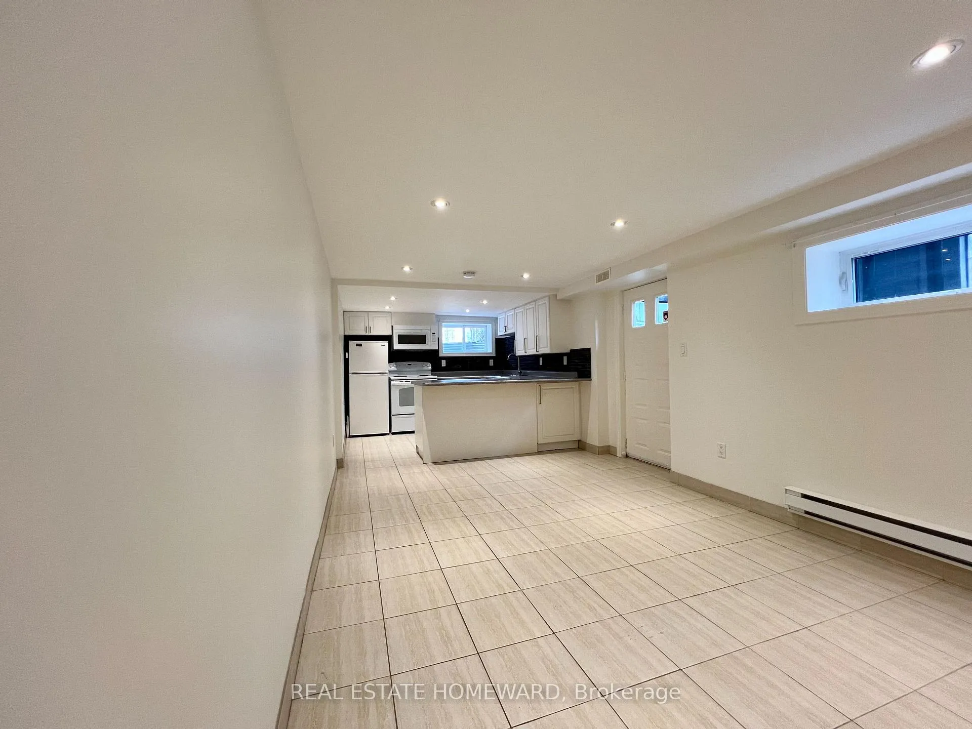 Photo 7 of Unit Lower, 220 Pape Avenue, Toronto, South Riverdale — HOMEH