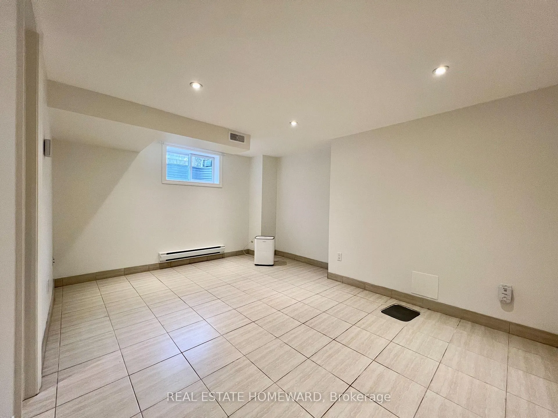 Photo 9 of Unit Lower, 220 Pape Avenue, Toronto, South Riverdale — HOMEH