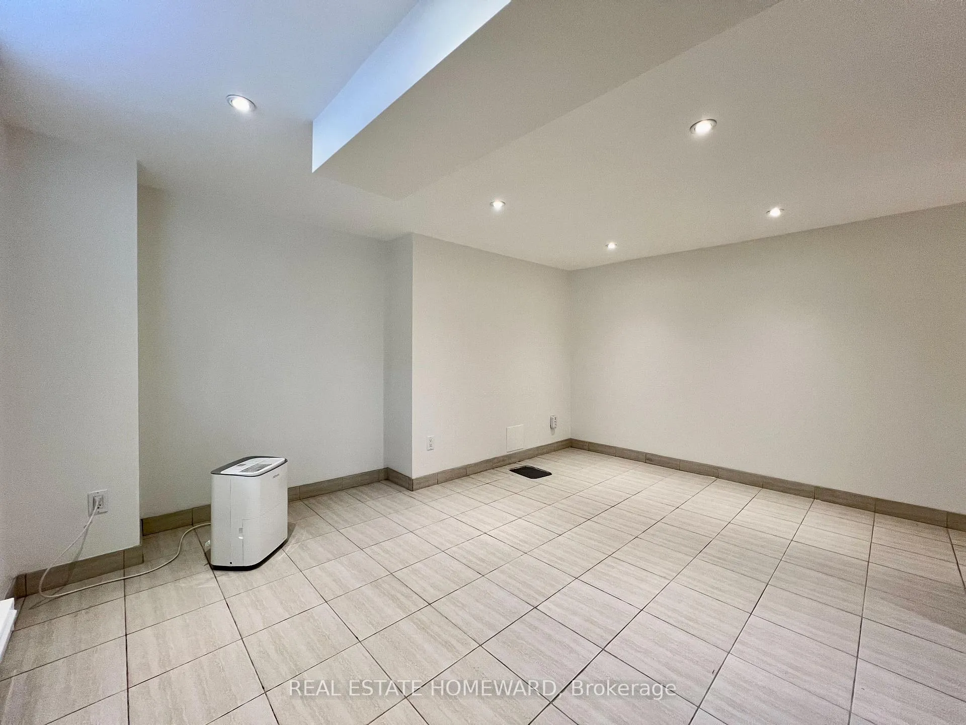 Photo 13 of Unit Lower, 220 Pape Avenue, Toronto, South Riverdale — HOMEH