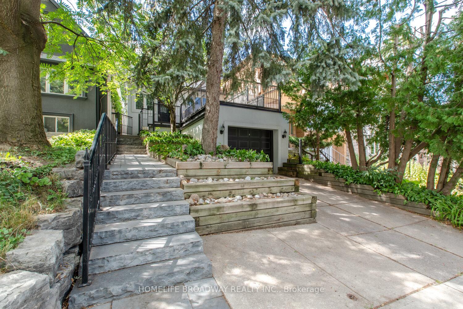 Photo 3 of 8 Walder Avenue, Toronto, Mount Pleasant East — HOMEH