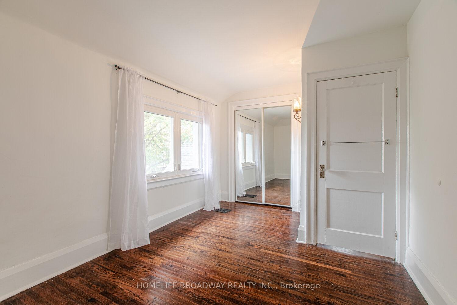 Photo 25 of 8 Walder Avenue, Toronto, Mount Pleasant East — HOMEH