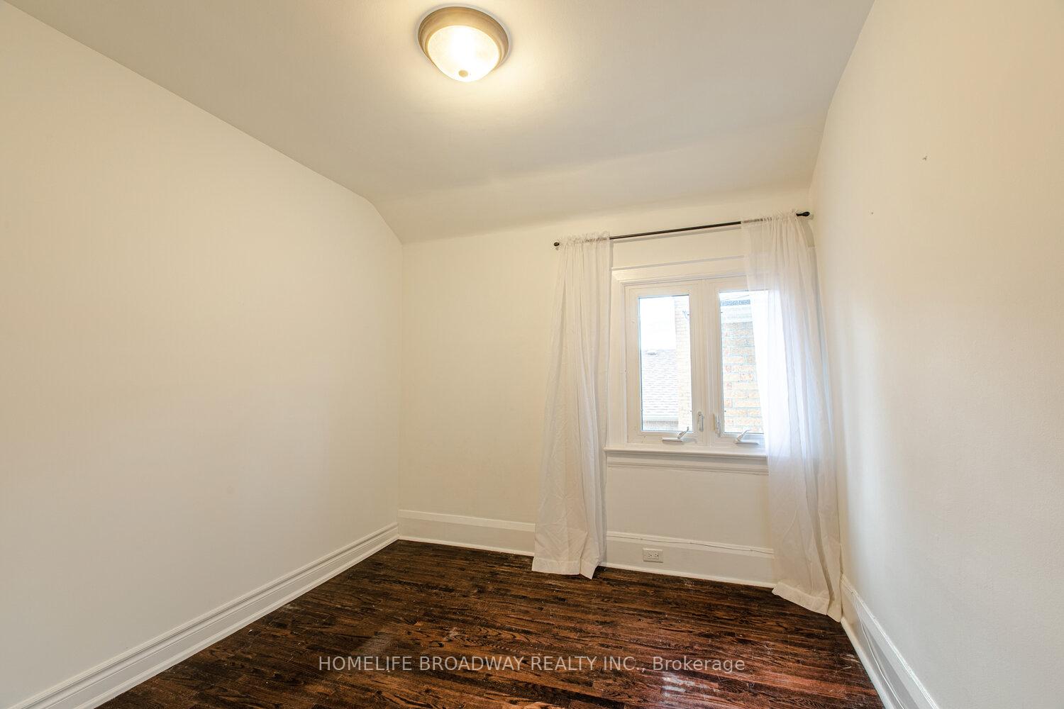 Photo 26 of 8 Walder Avenue, Toronto, Mount Pleasant East — HOMEH