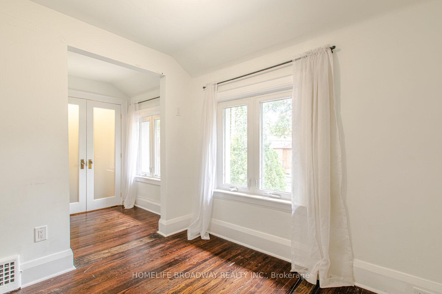 Photo 27 of 8 Walder Avenue, Toronto, Mount Pleasant East — HOMEH