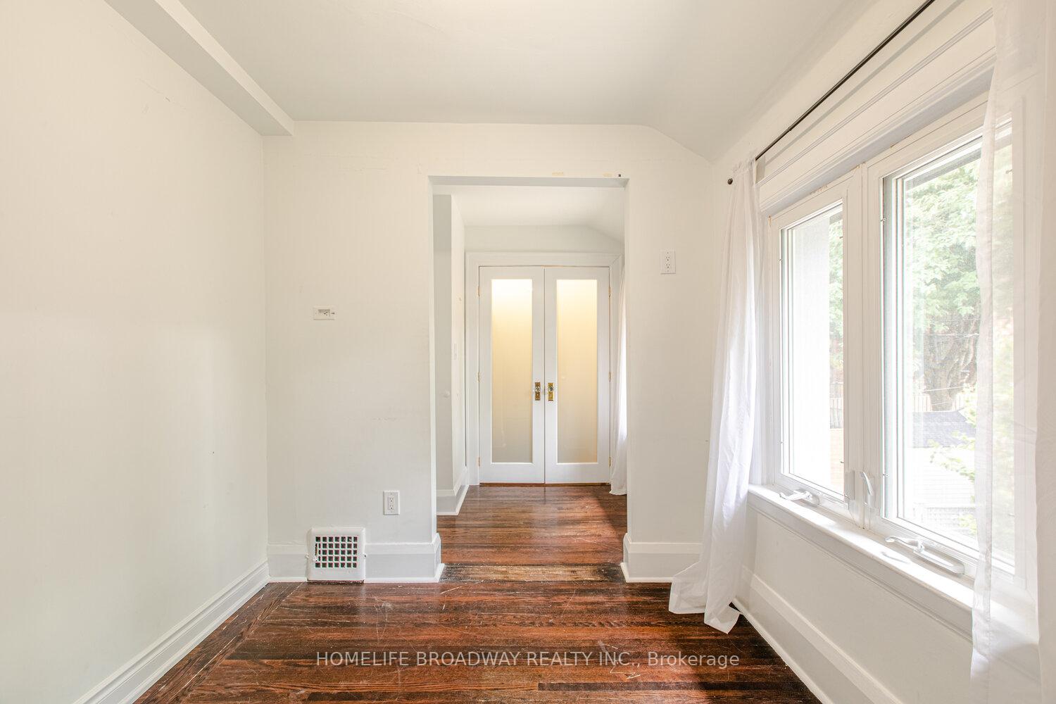 Photo 28 of 8 Walder Avenue, Toronto, Mount Pleasant East — HOMEH